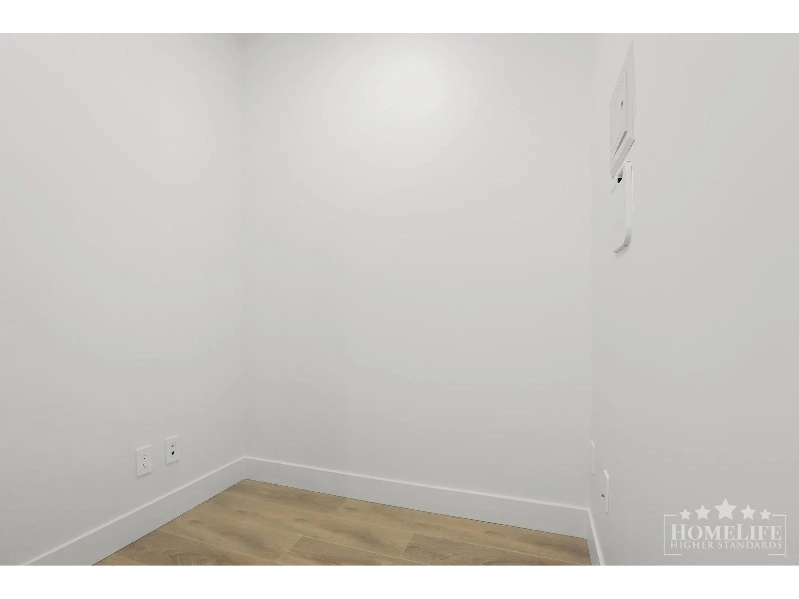 403 8496 120 STREET