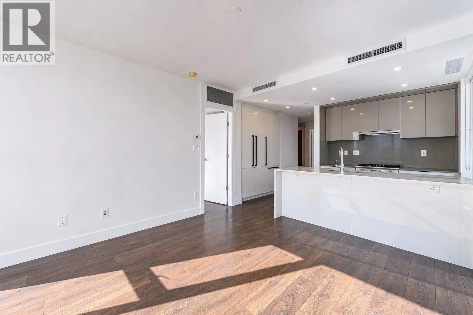 1902 4711 HAZEL STREET