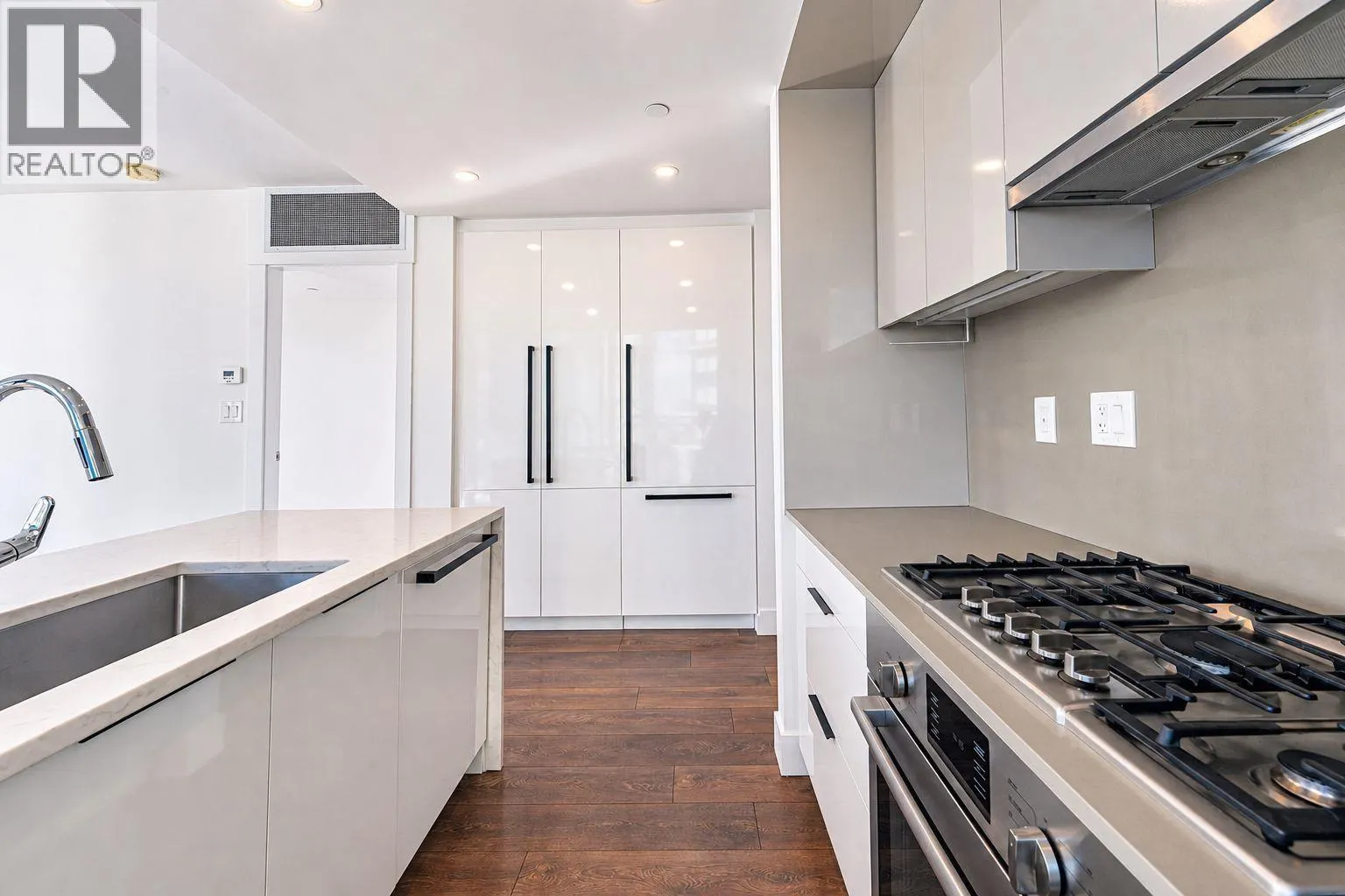1902 4711 HAZEL STREET