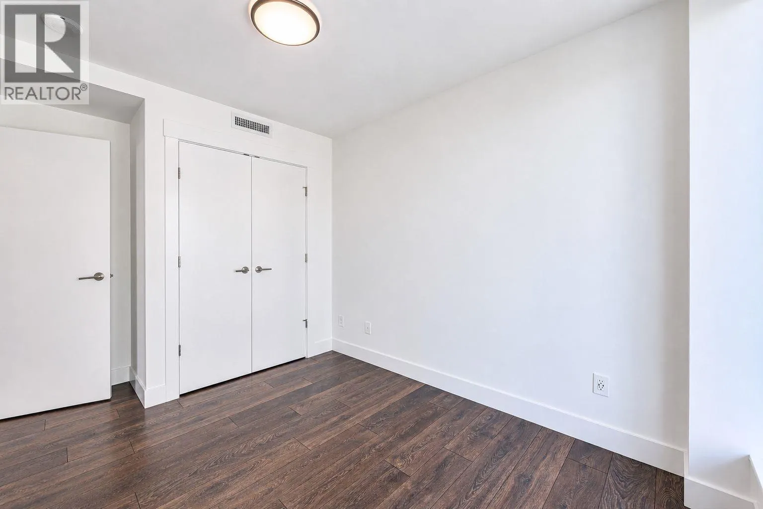1902 4711 HAZEL STREET