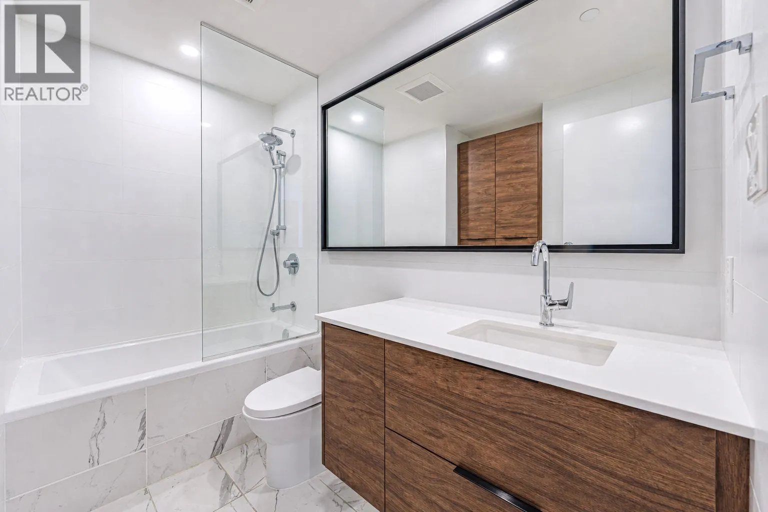 1902 4711 HAZEL STREET