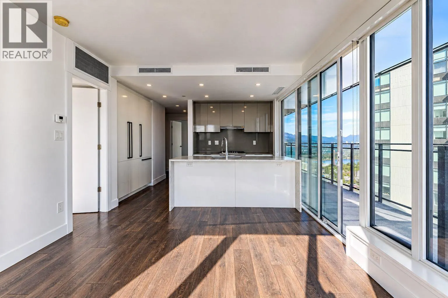 1902 4711 HAZEL STREET