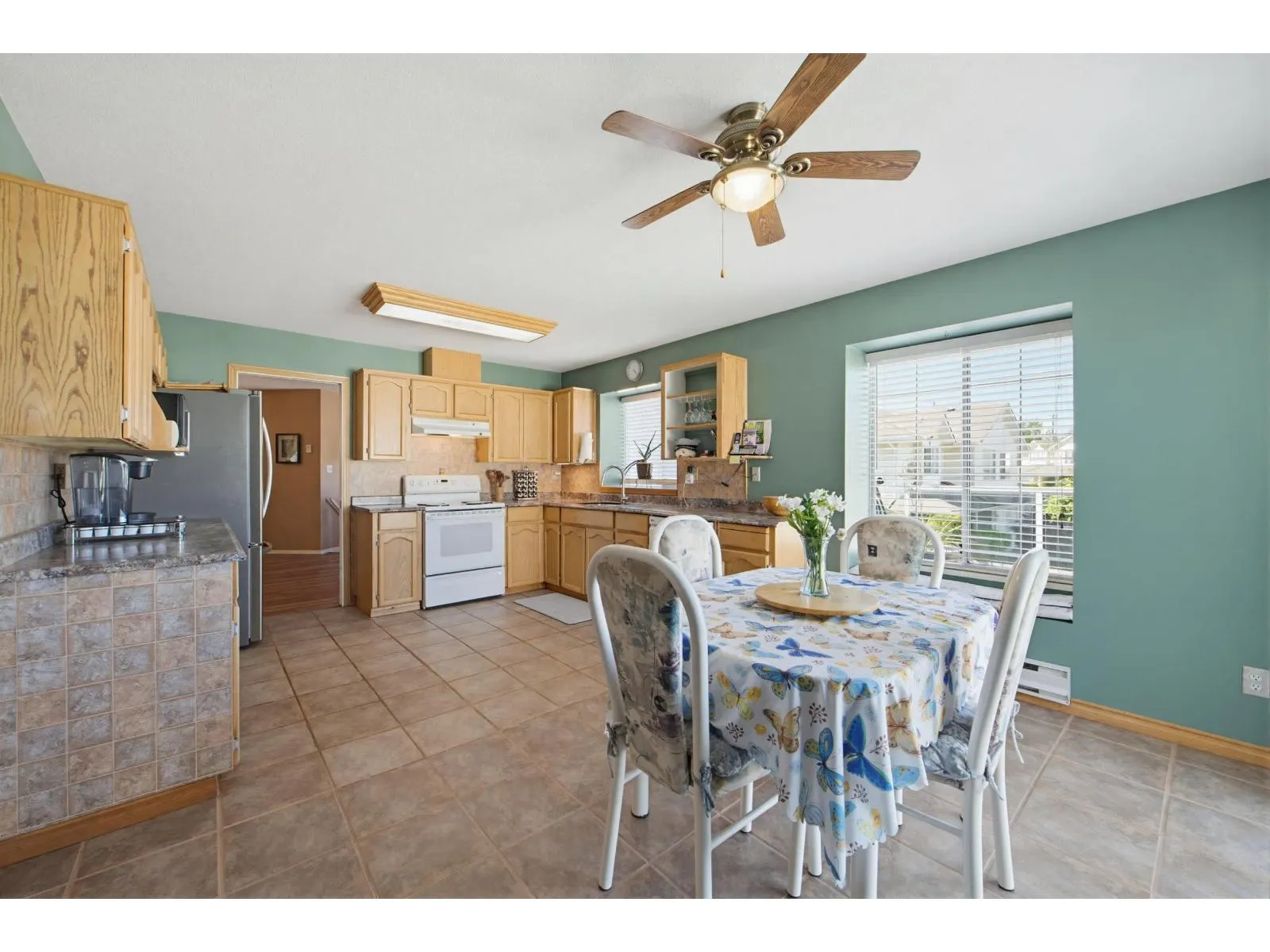 38 31255 UPPER MACLURE ROAD