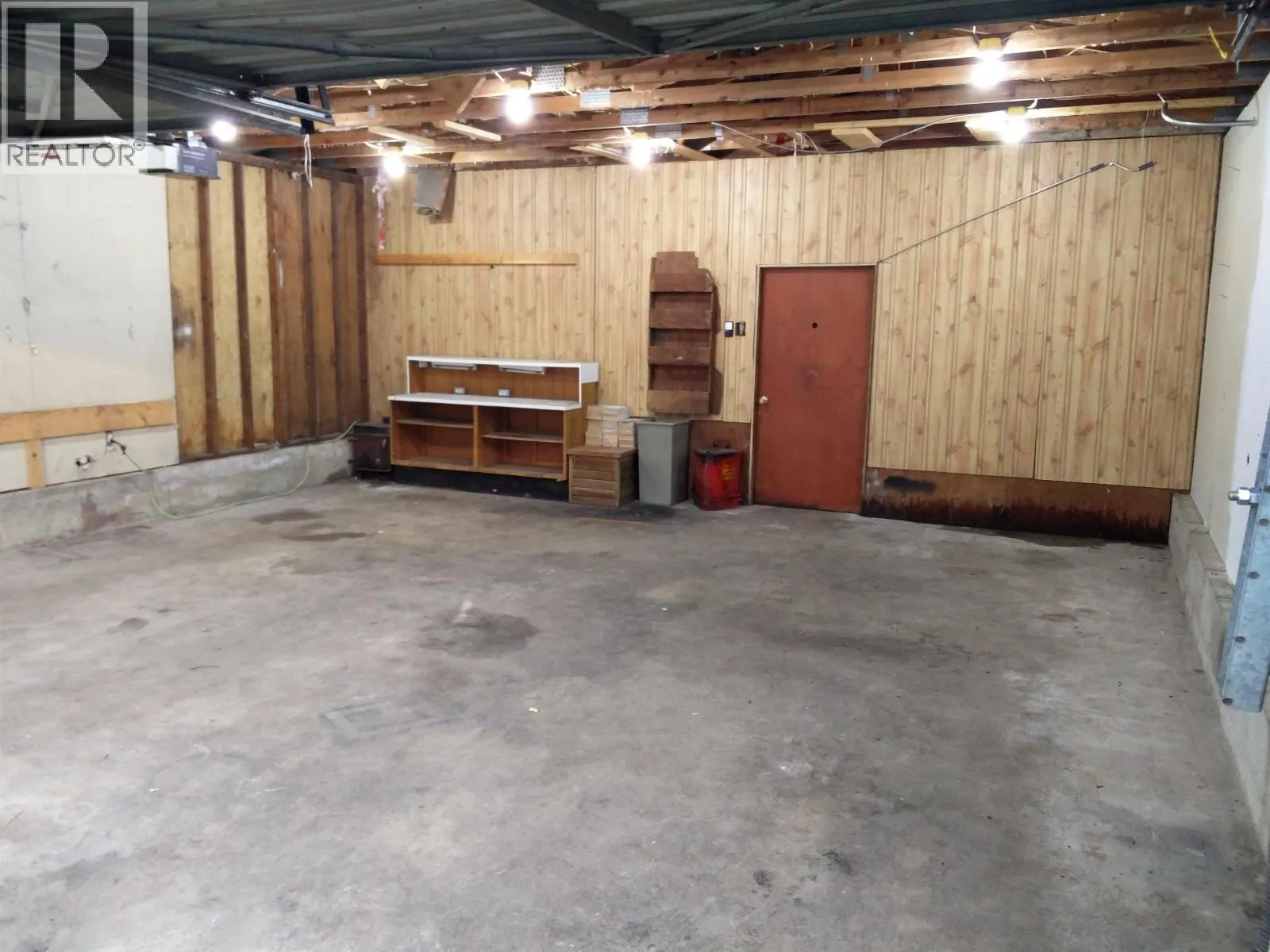 GARAGE 2161 PRAIRIE AVENUE