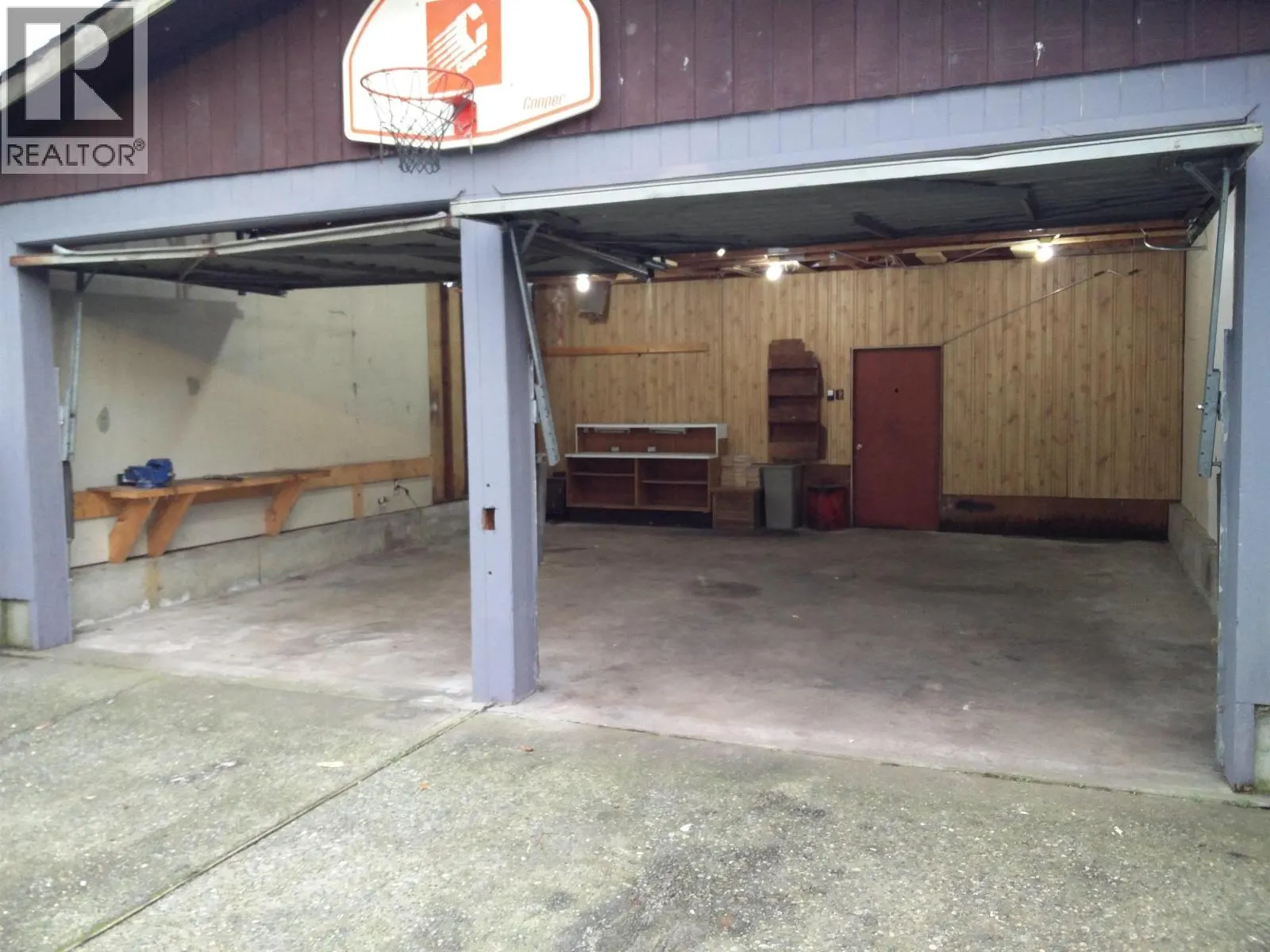 GARAGE 2161 PRAIRIE AVENUE