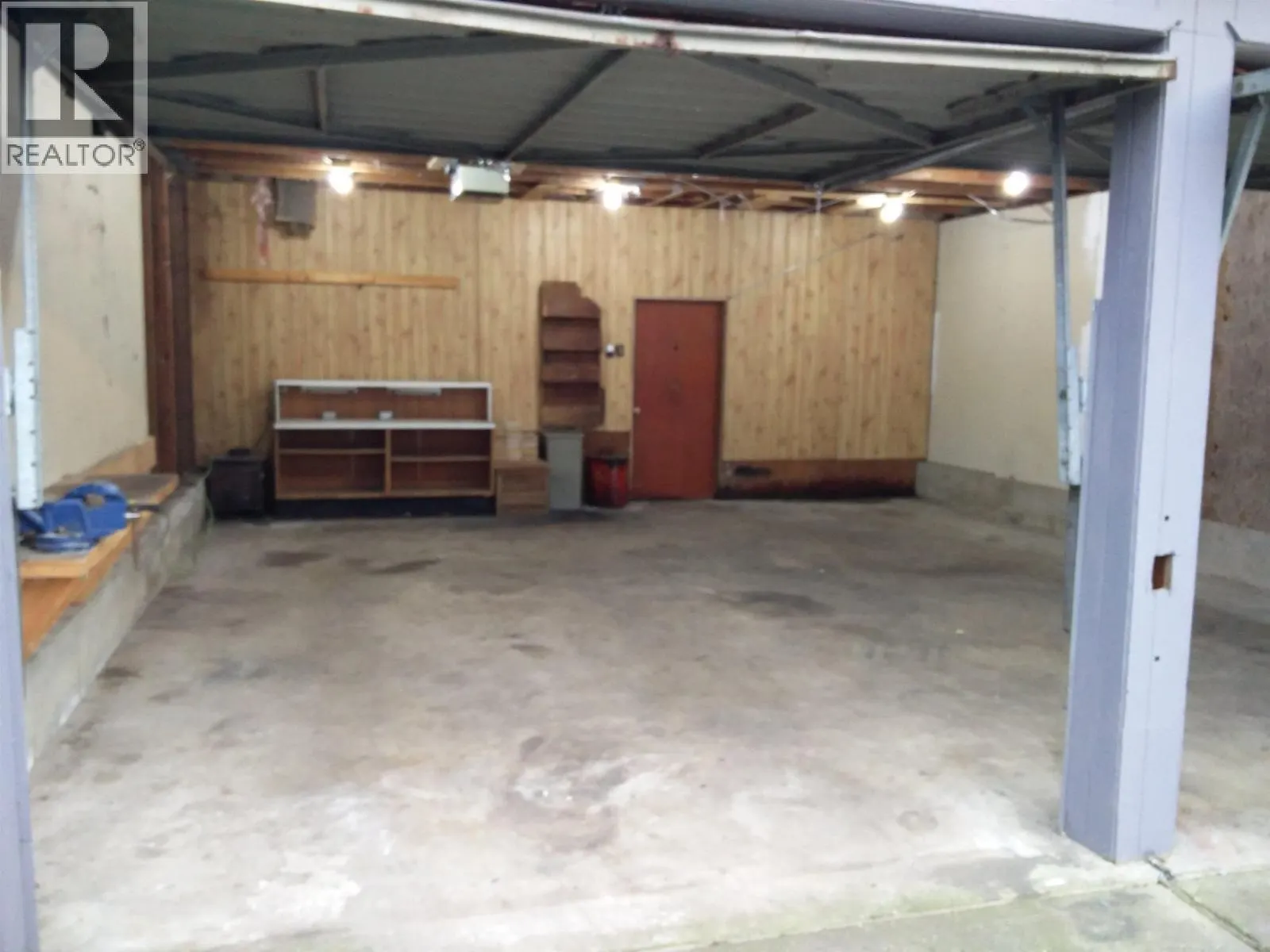 GARAGE 2161 PRAIRIE AVENUE