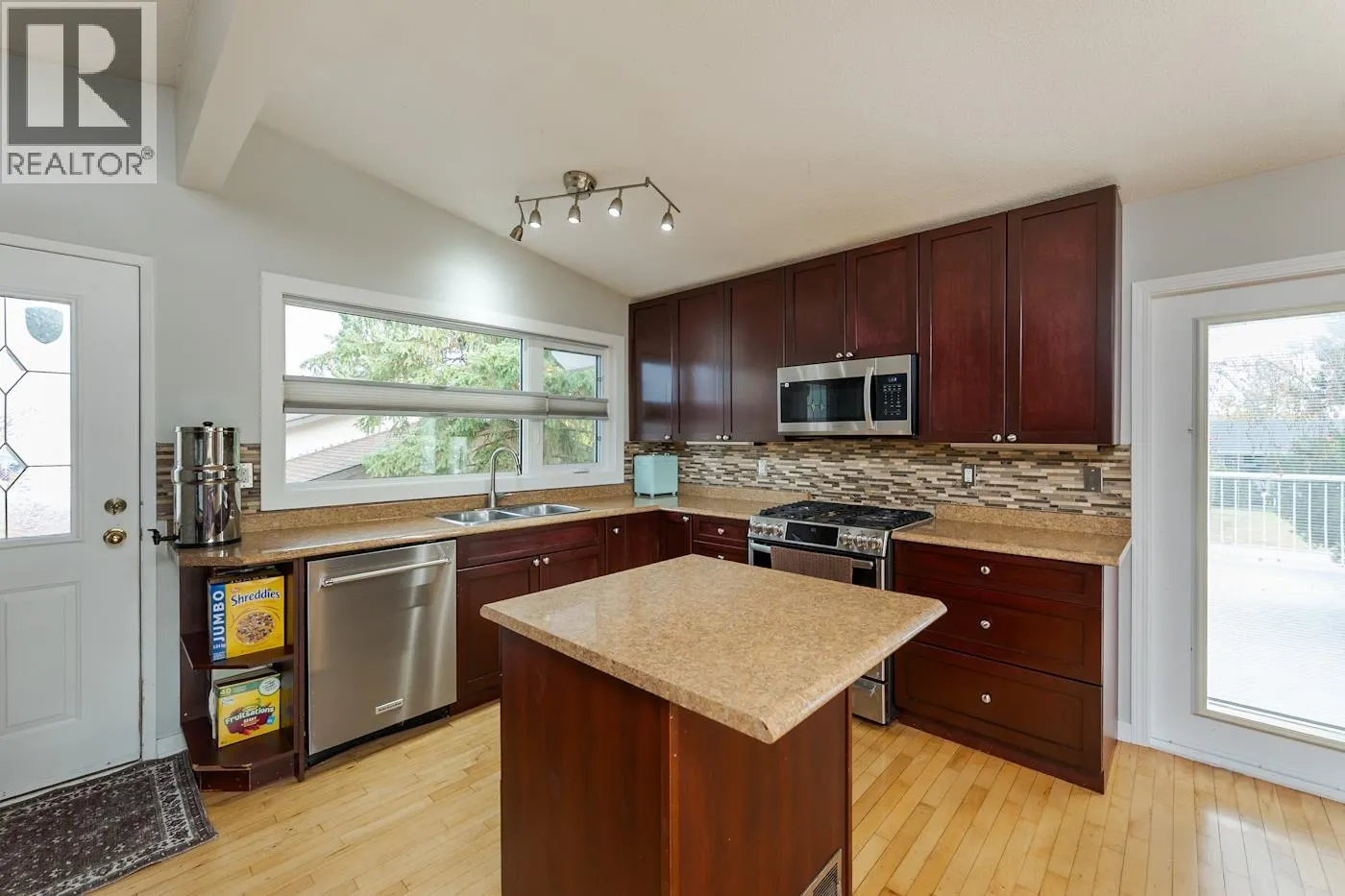181 GORDON CRESCENT