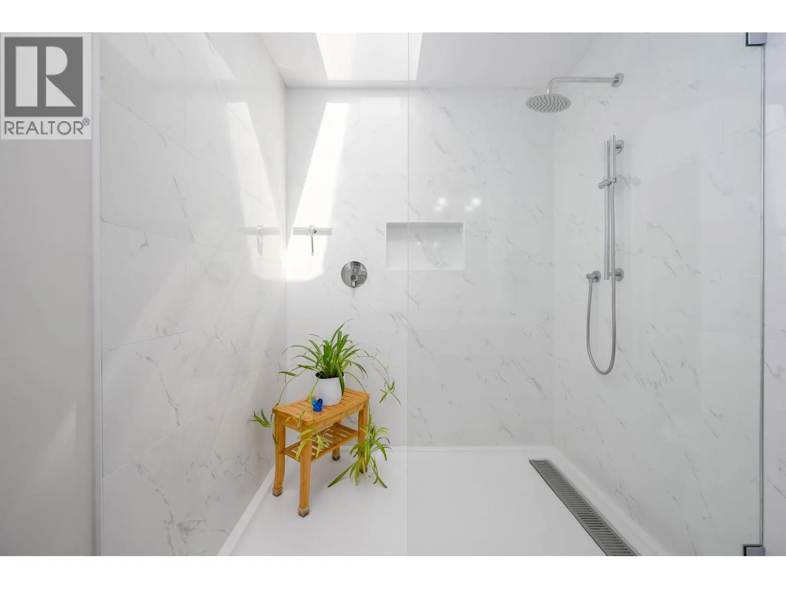 26070 116 AVENUE