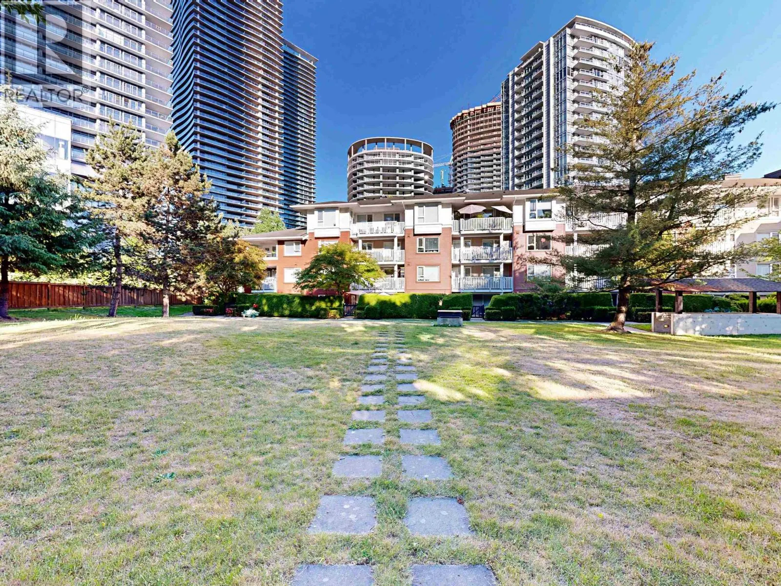 207 4783 DAWSON STREET