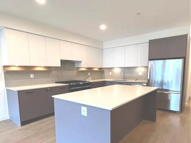 102 13760 75A AVENUE