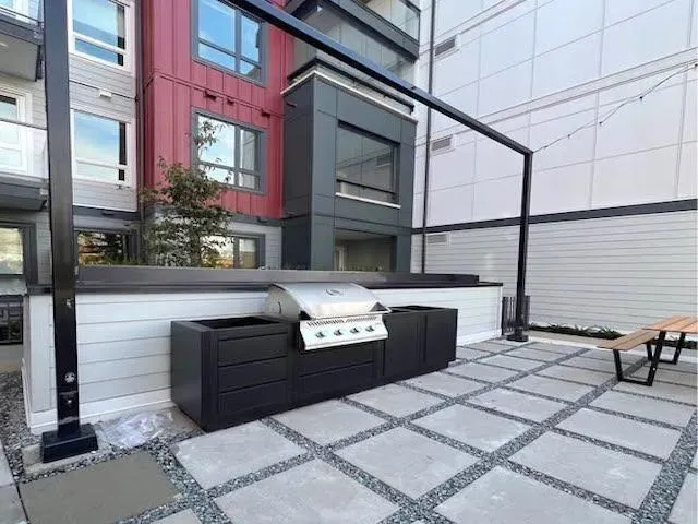 102 13760 75A AVENUE