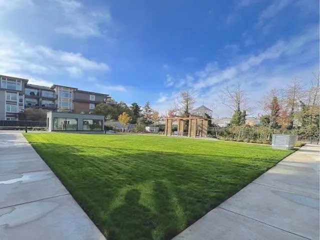 102 13760 75A AVENUE