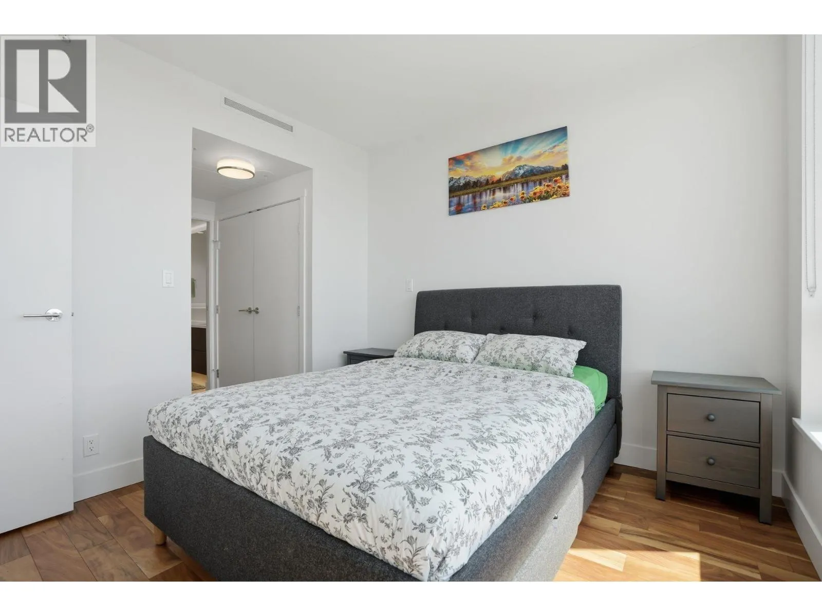 1904 1632 LIONS GATE LANE