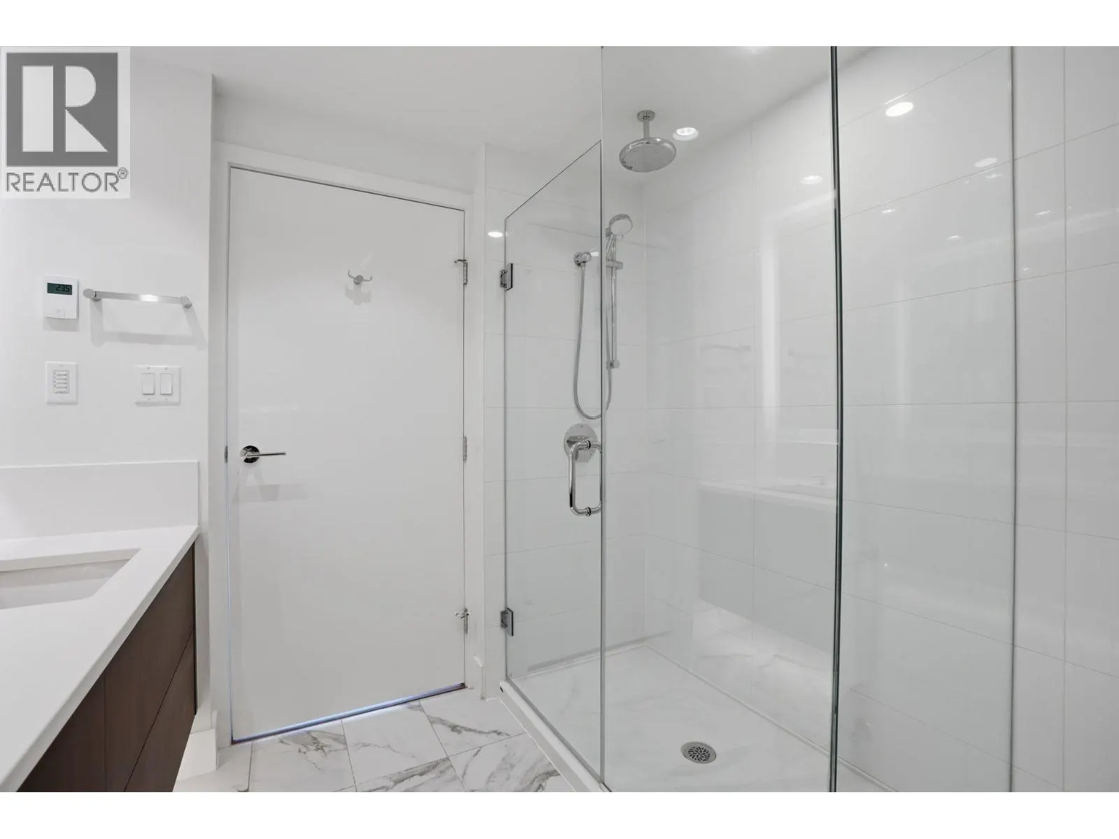 1904 1632 LIONS GATE LANE