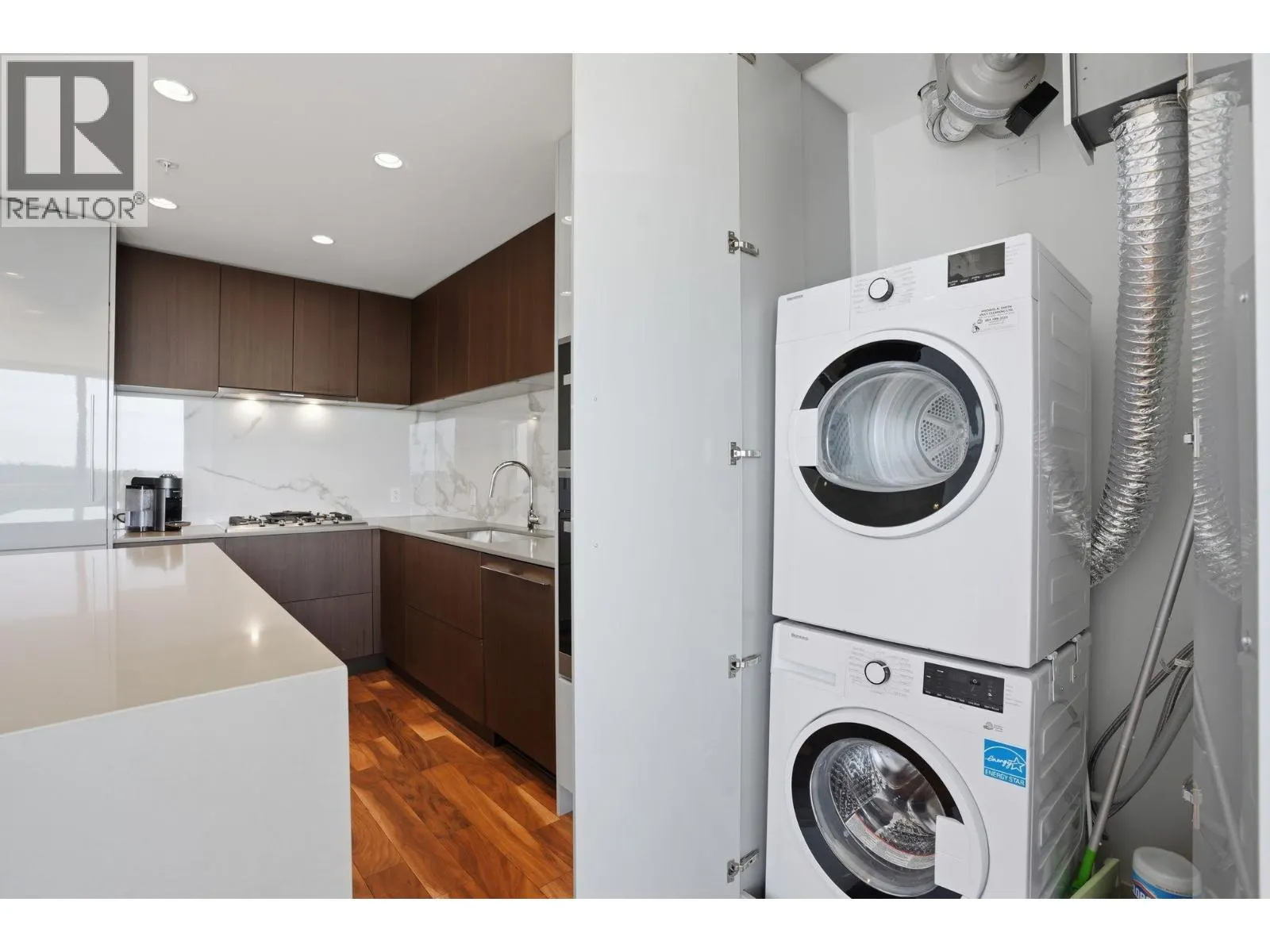 1904 1632 LIONS GATE LANE