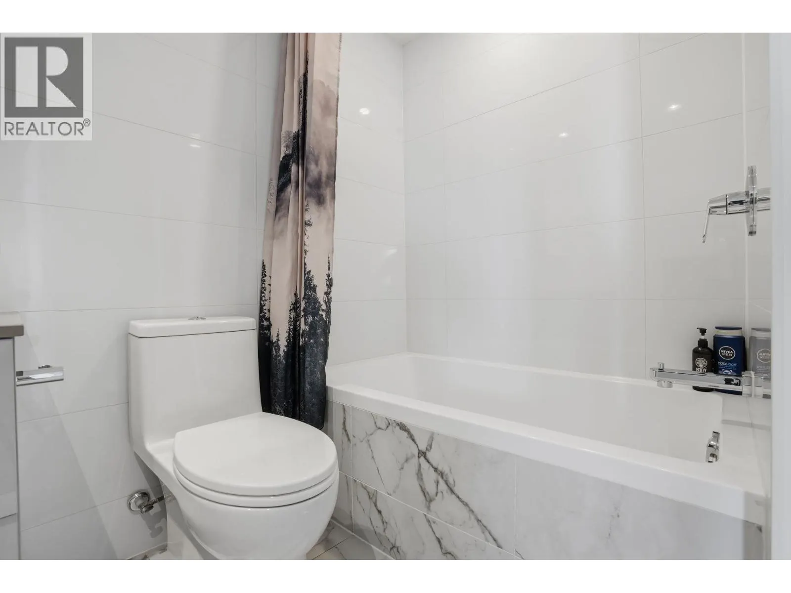 1904 1632 LIONS GATE LANE