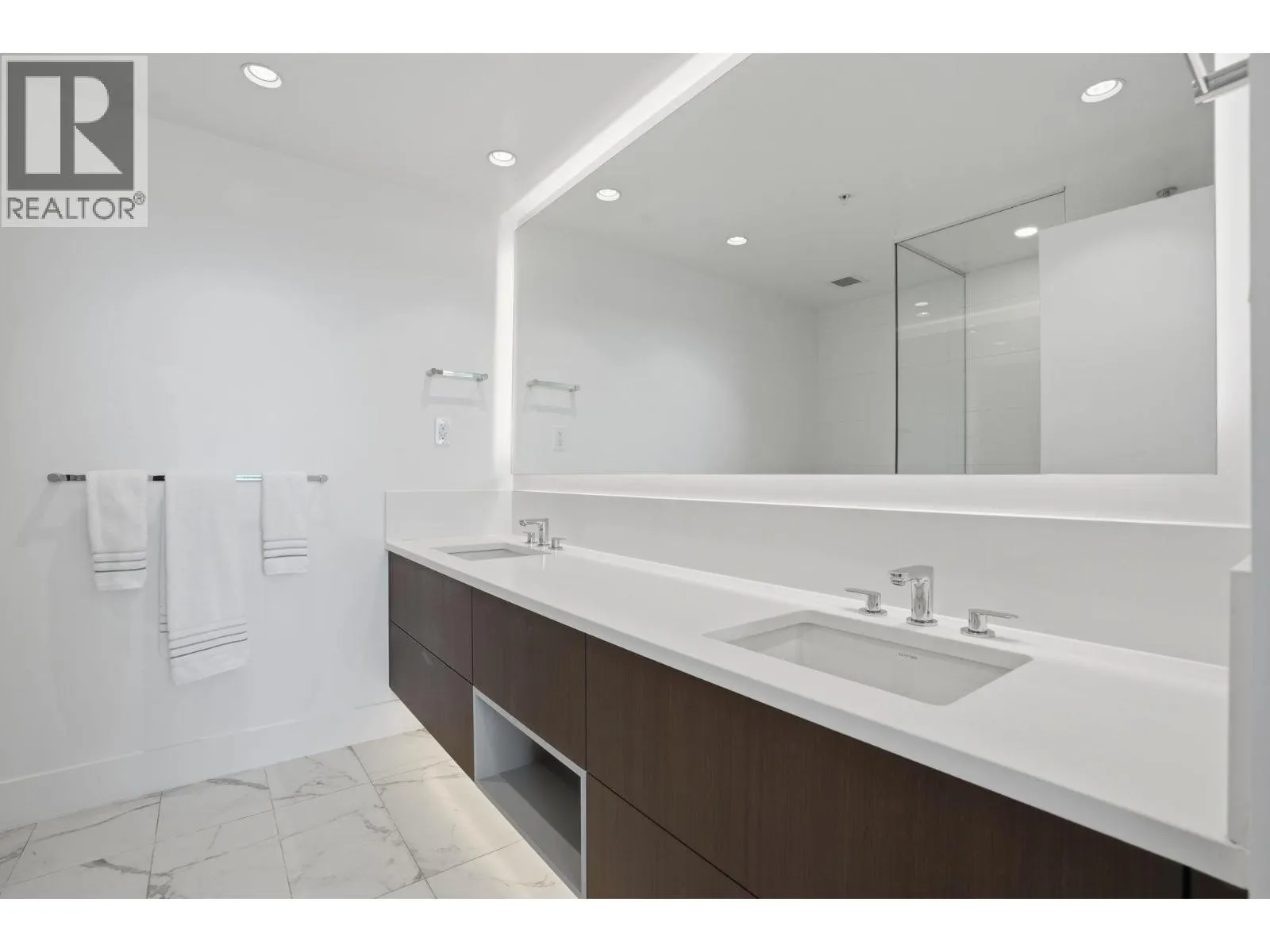 1904 1632 LIONS GATE LANE