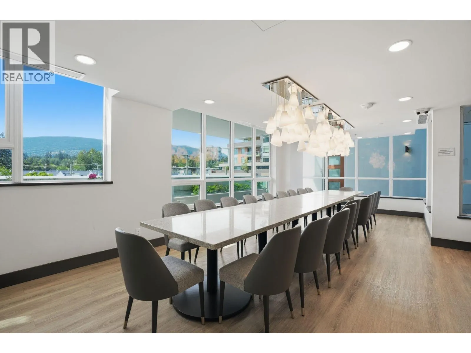 1904 1632 LIONS GATE LANE