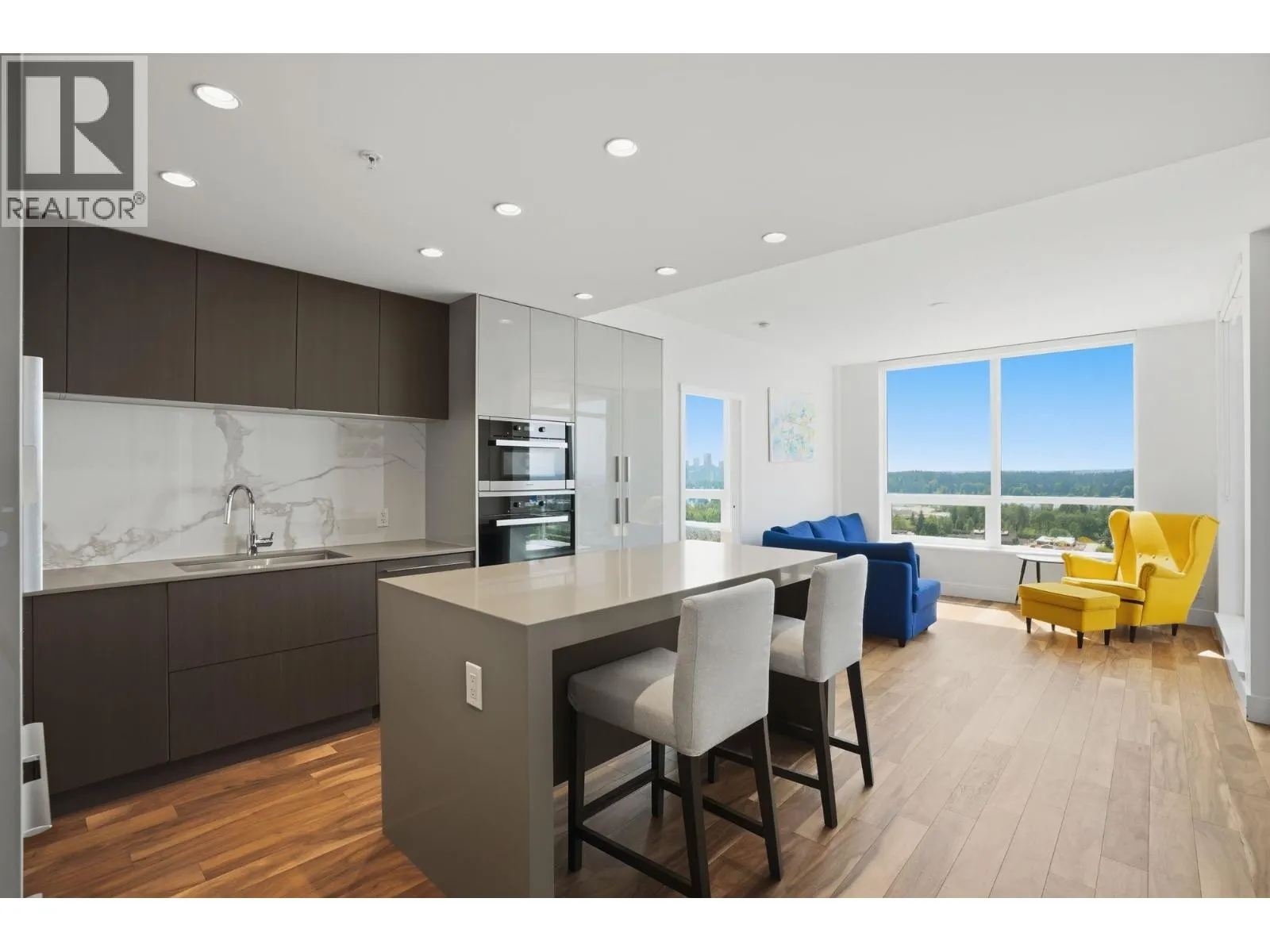 1904 1632 LIONS GATE LANE