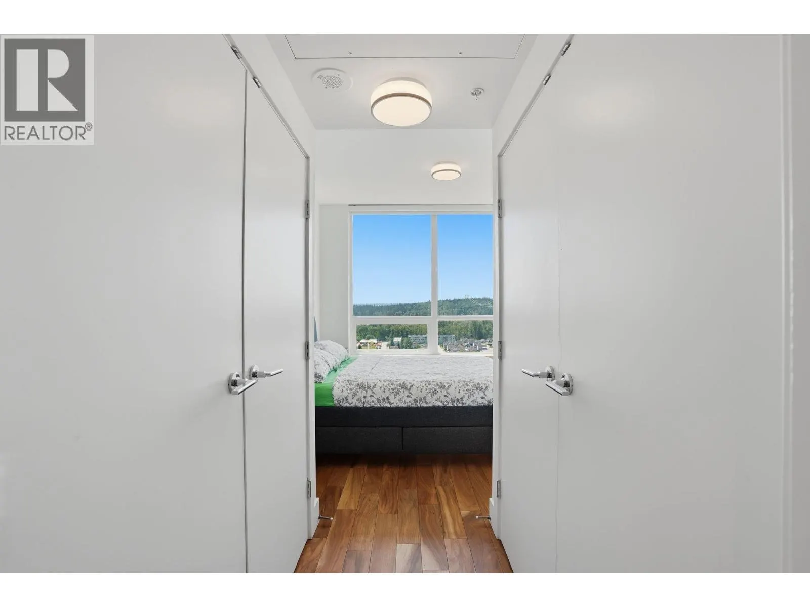 1904 1632 LIONS GATE LANE
