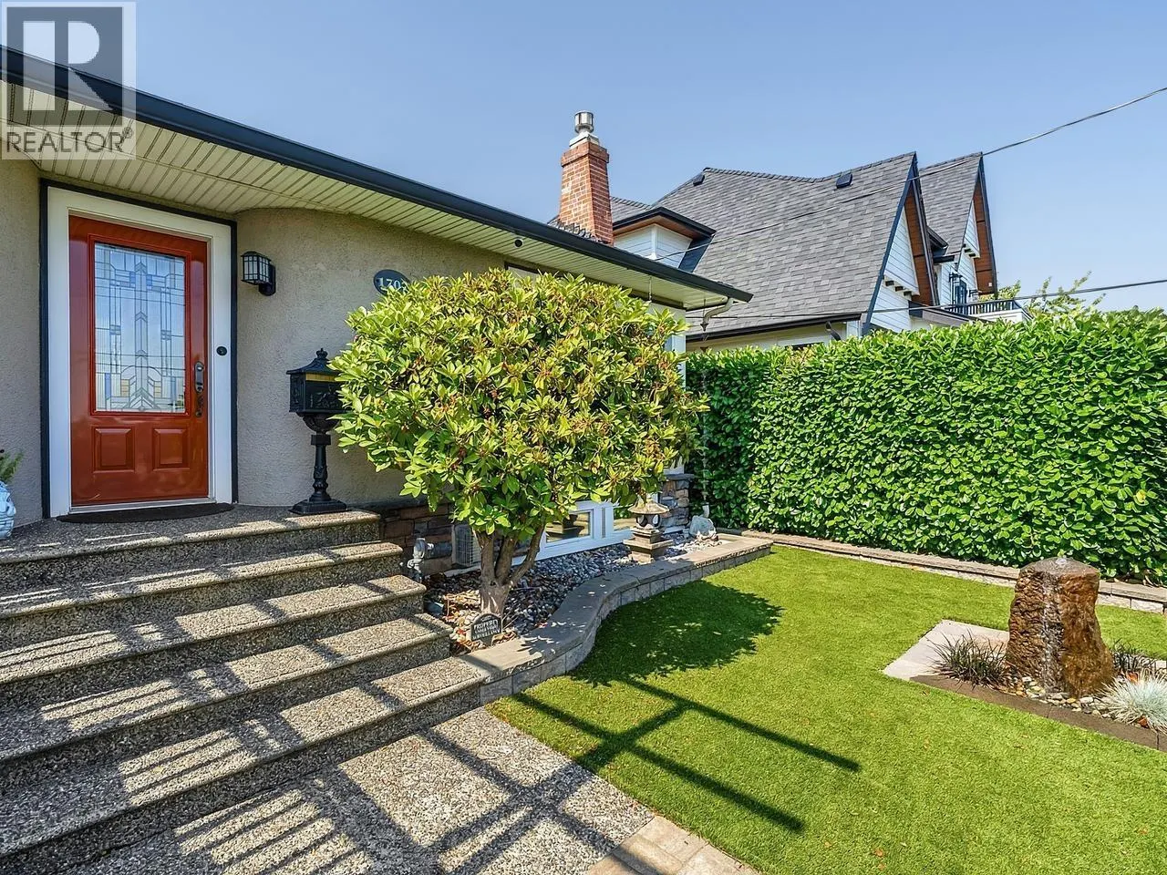 1707 NANAIMO STREET
