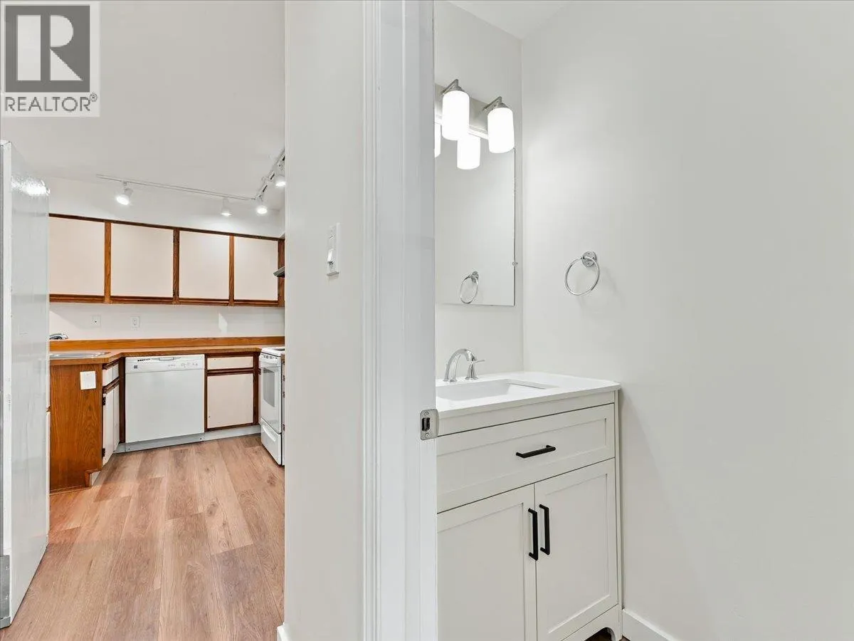240 E 18TH STREET