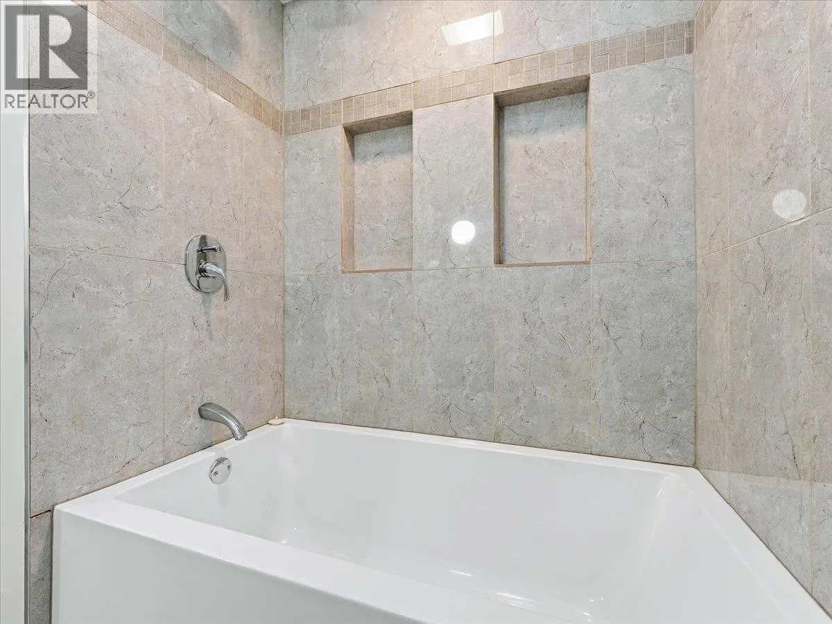 240 E 18TH STREET