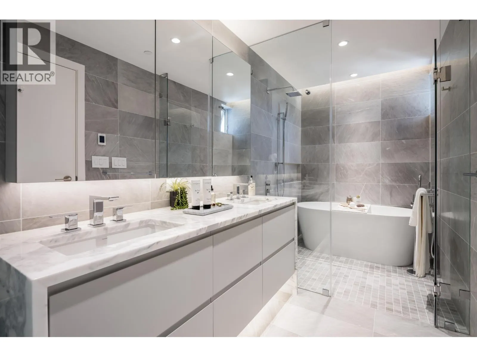 592 ARTHUR ERICKSON PLACE