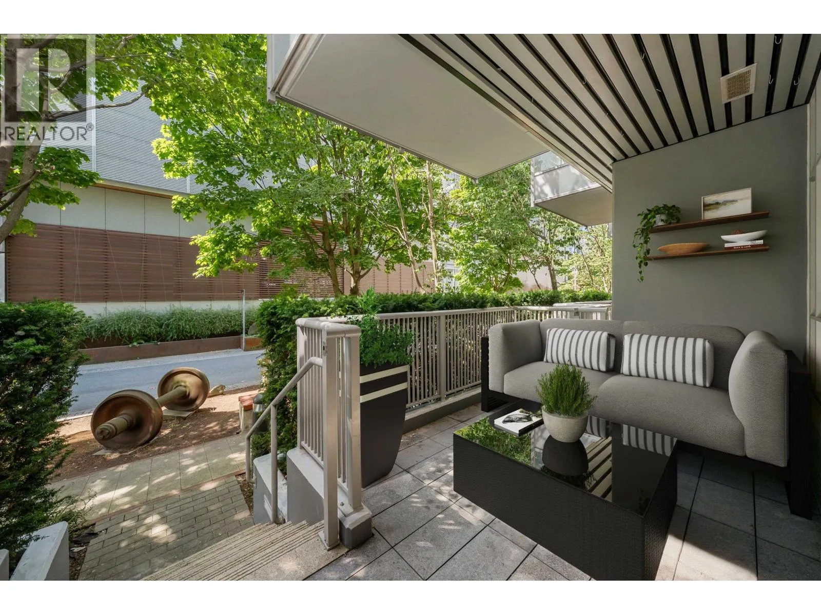 134 E 1ST AVENUE