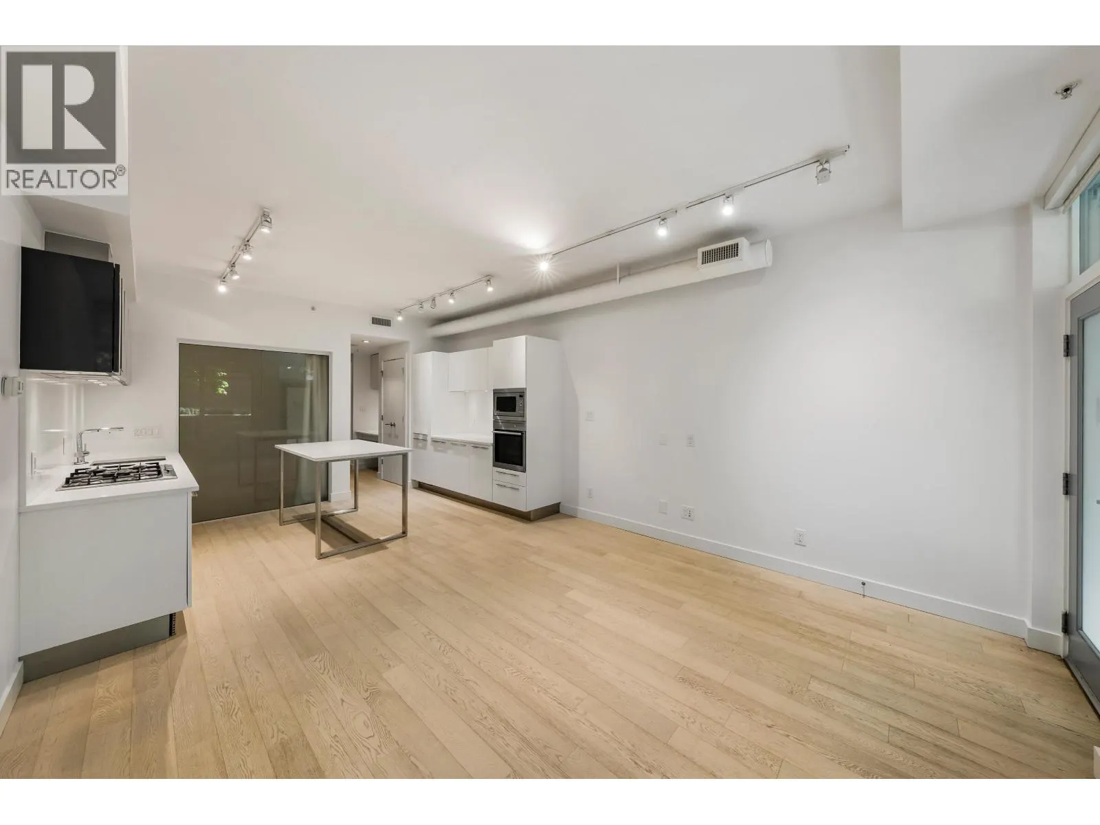 134 E 1ST AVENUE