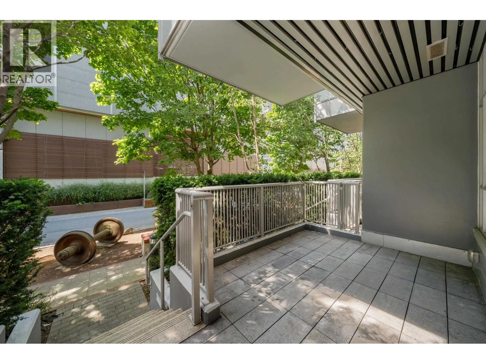 134 E 1ST AVENUE