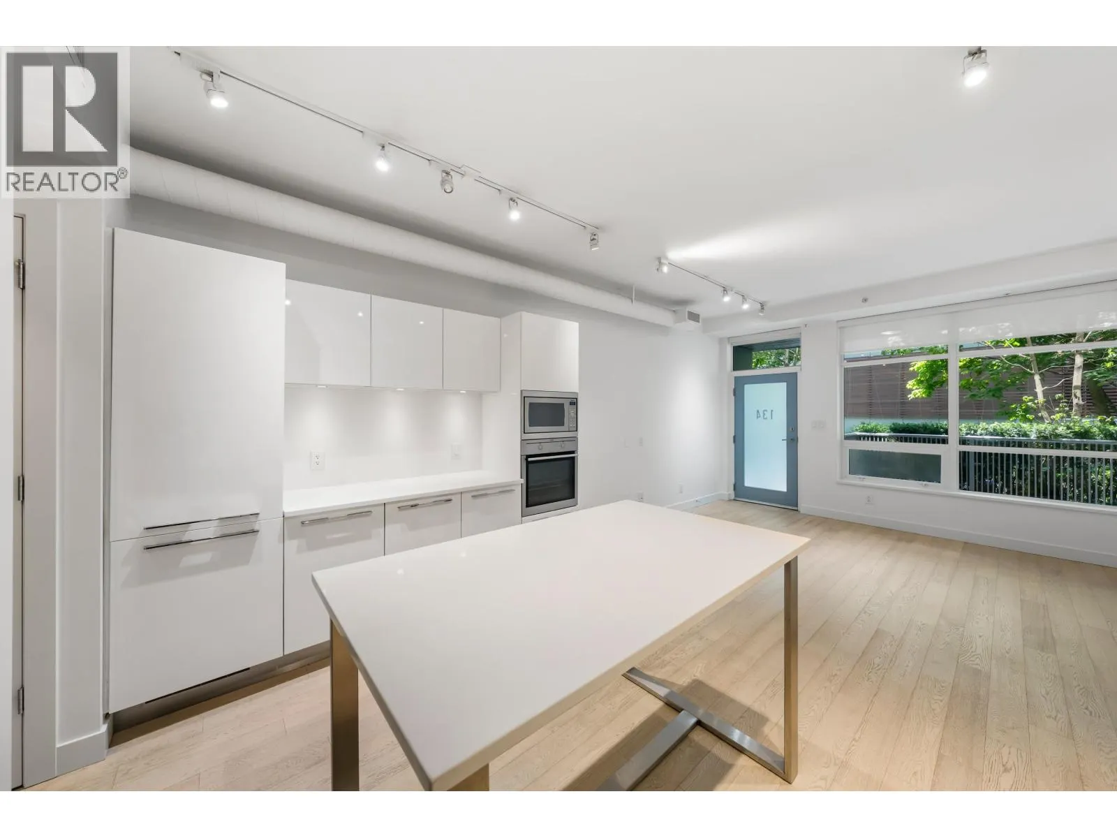134 E 1ST AVENUE