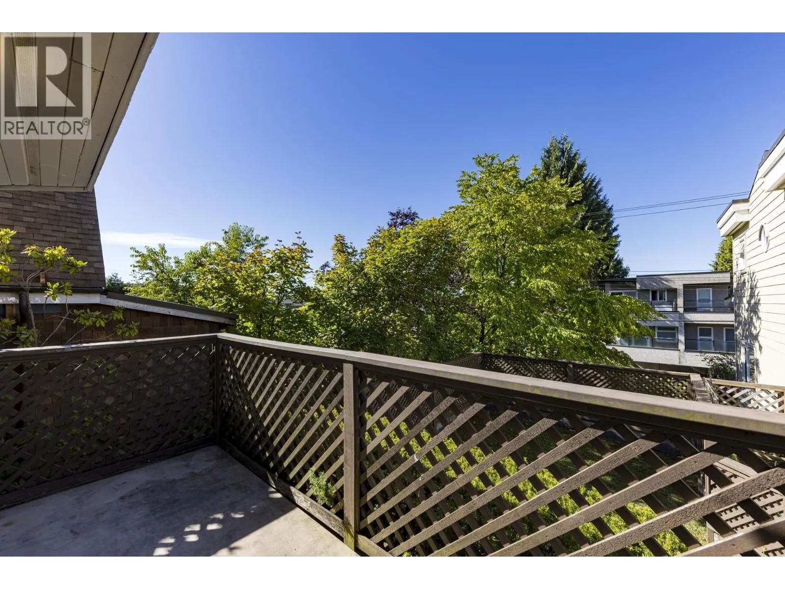 7 249 E 4TH STREET