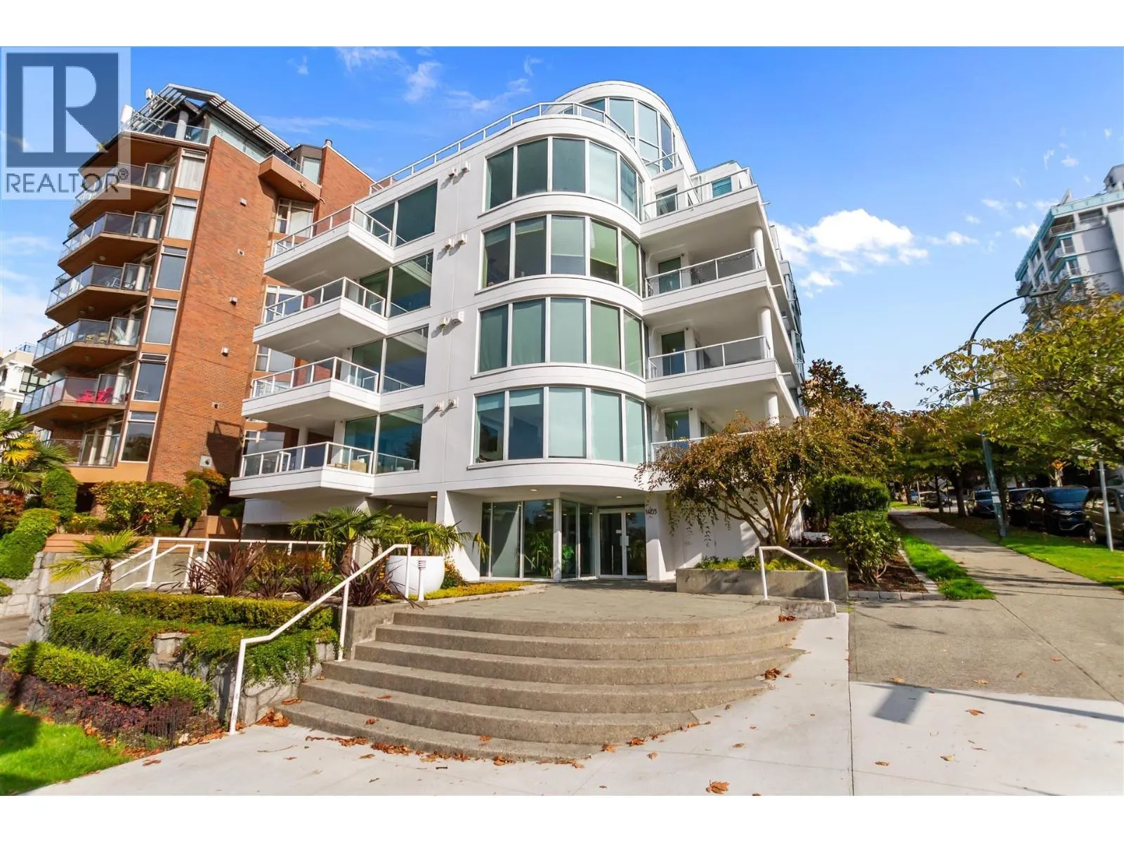 PH 1403 BEACH AVENUE