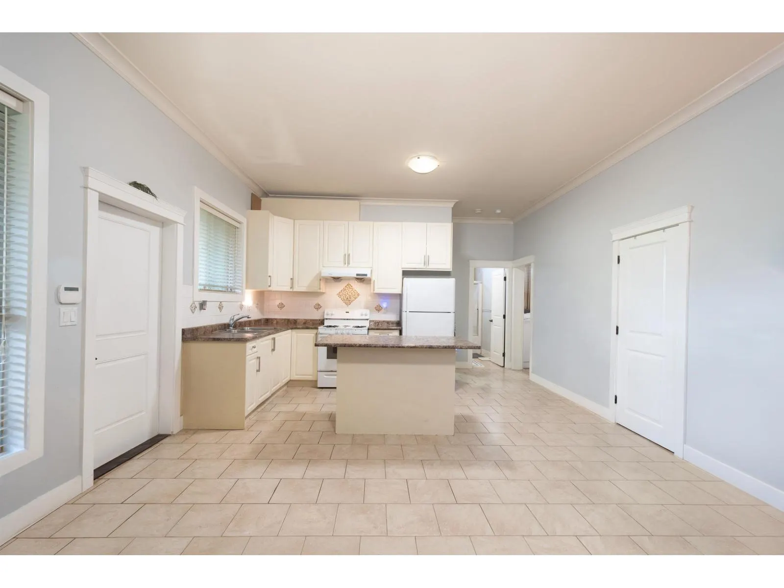 Lower Suite 2 17551 ABBEY DRIVE