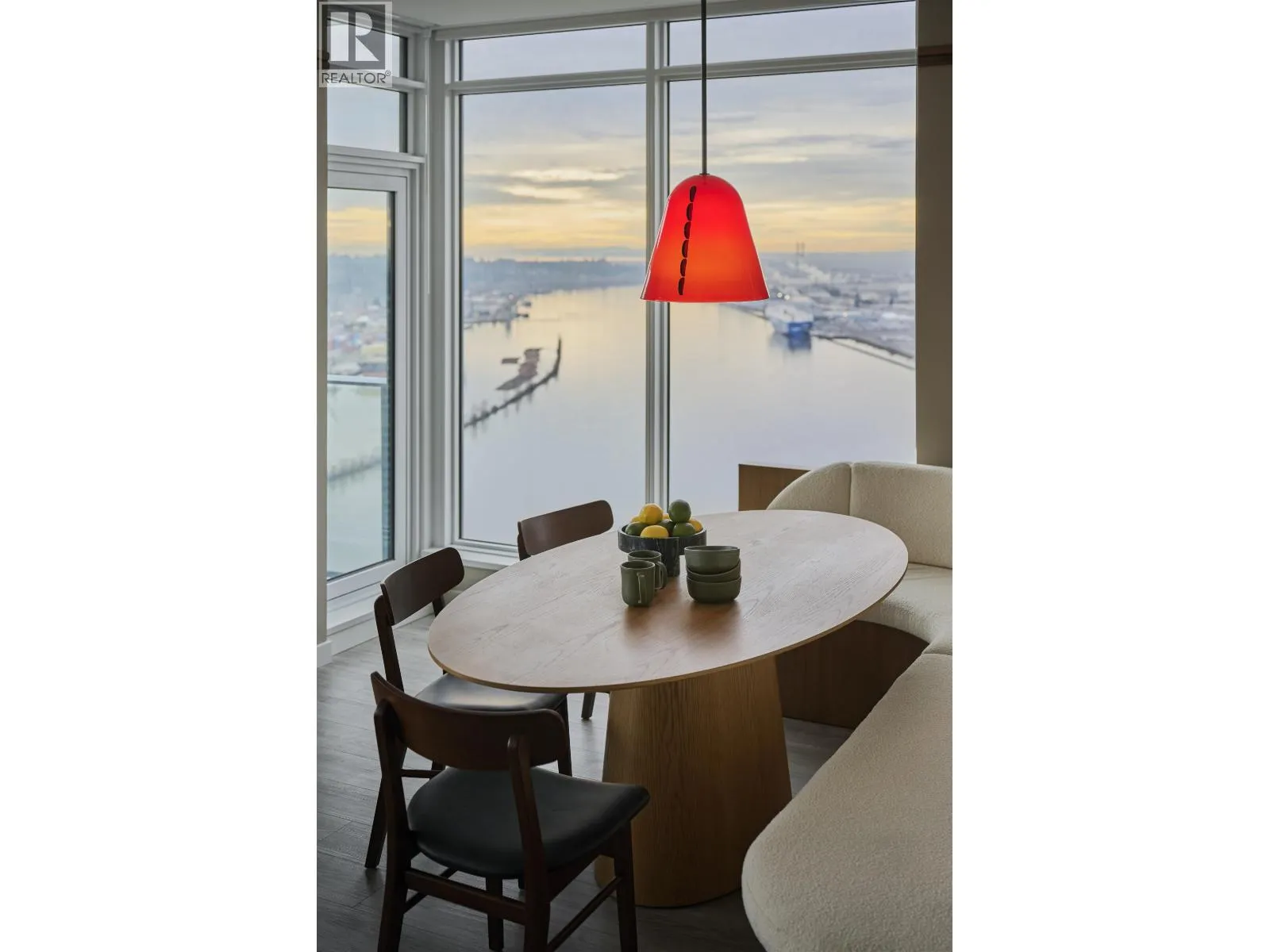 1707 660 QUAYSIDE DRIVE