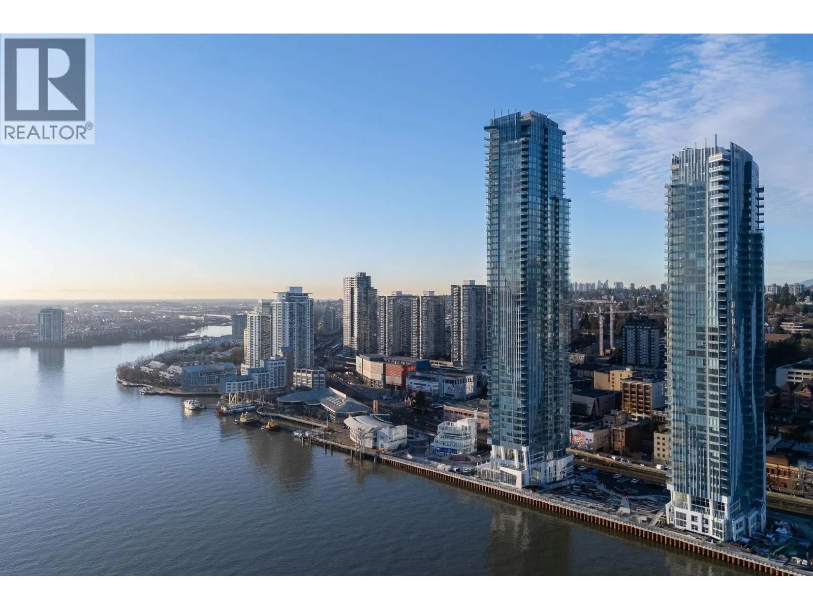 1808 660 QUAYSIDE DRIVE