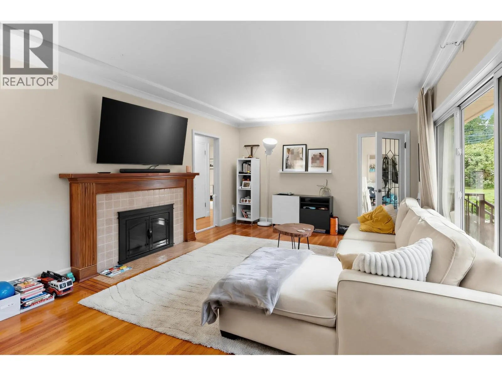 1095 E 29TH STREET