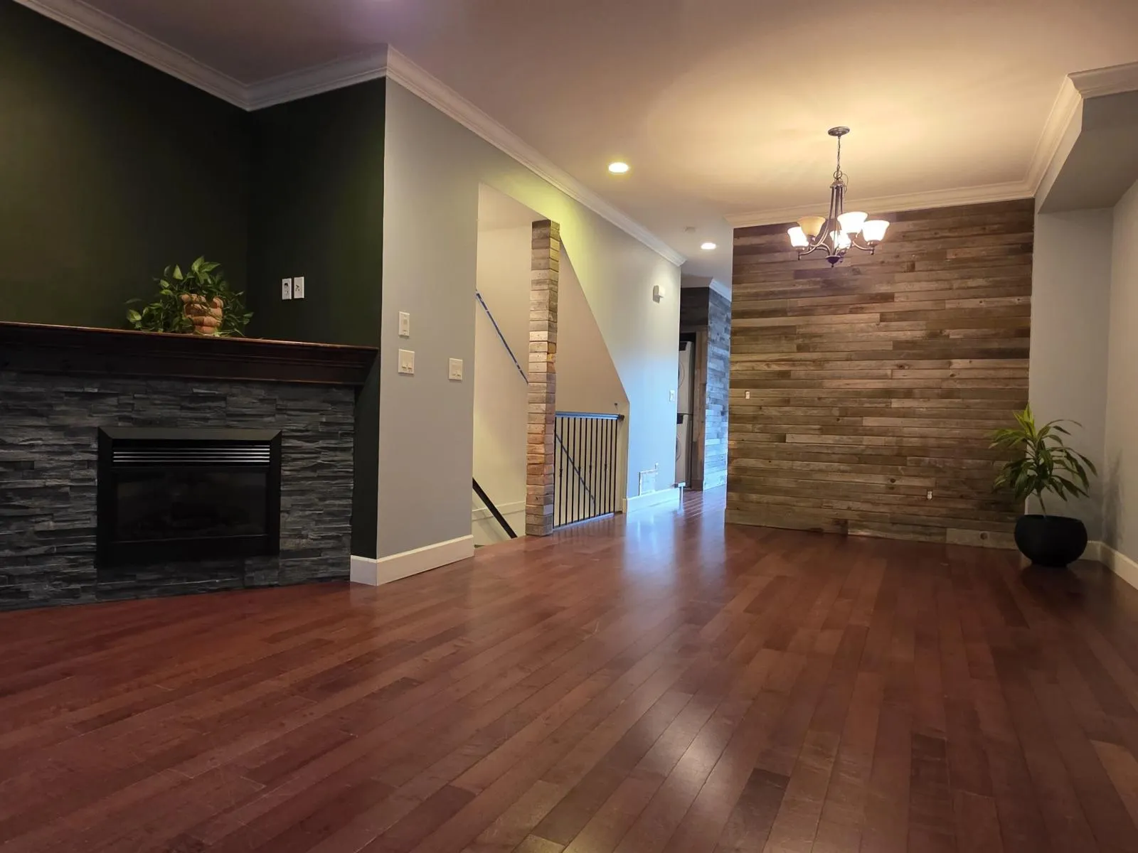 3 32792 LIGHTBODY COURT