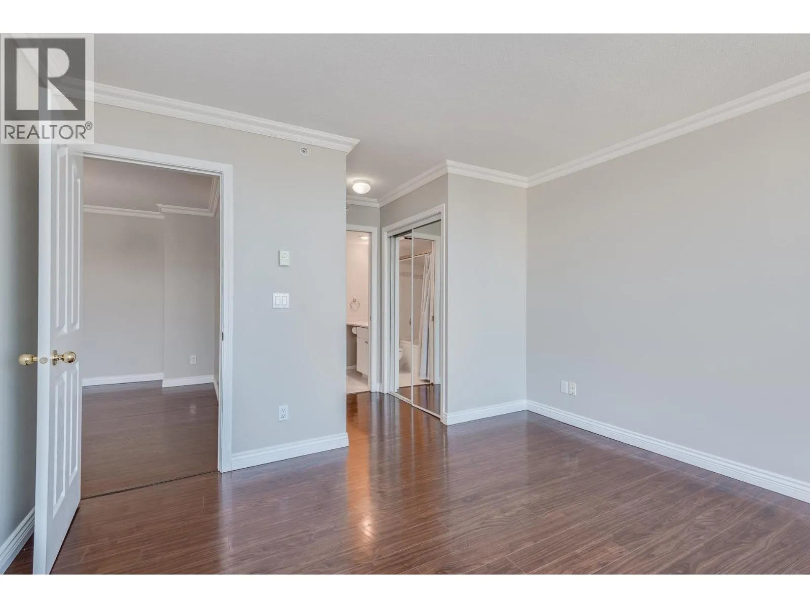 1701 739 PRINCESS STREET