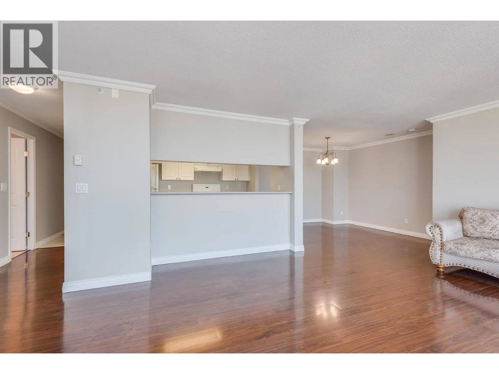 1701 739 PRINCESS STREET