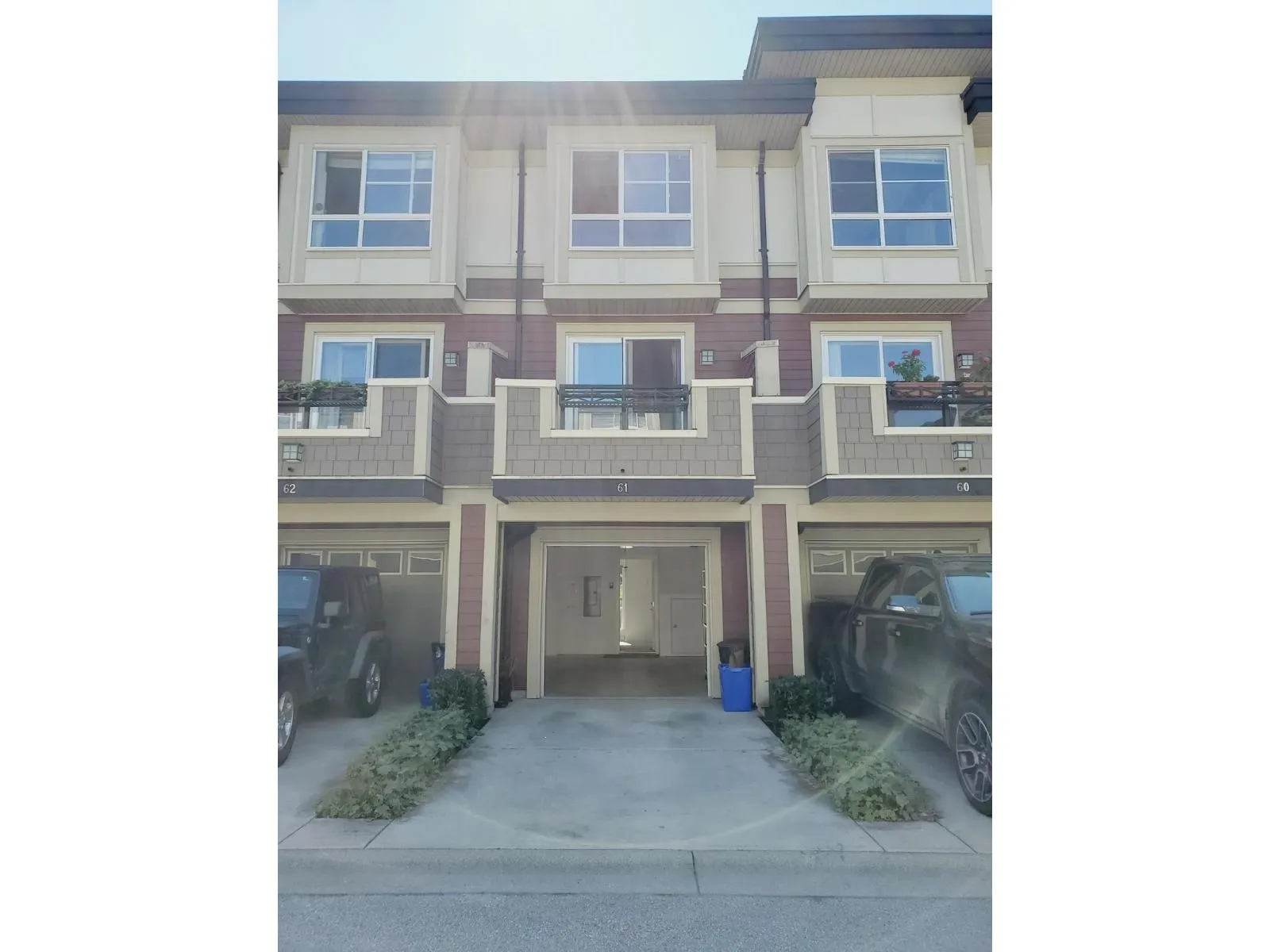 61 19477 72A AVENUE