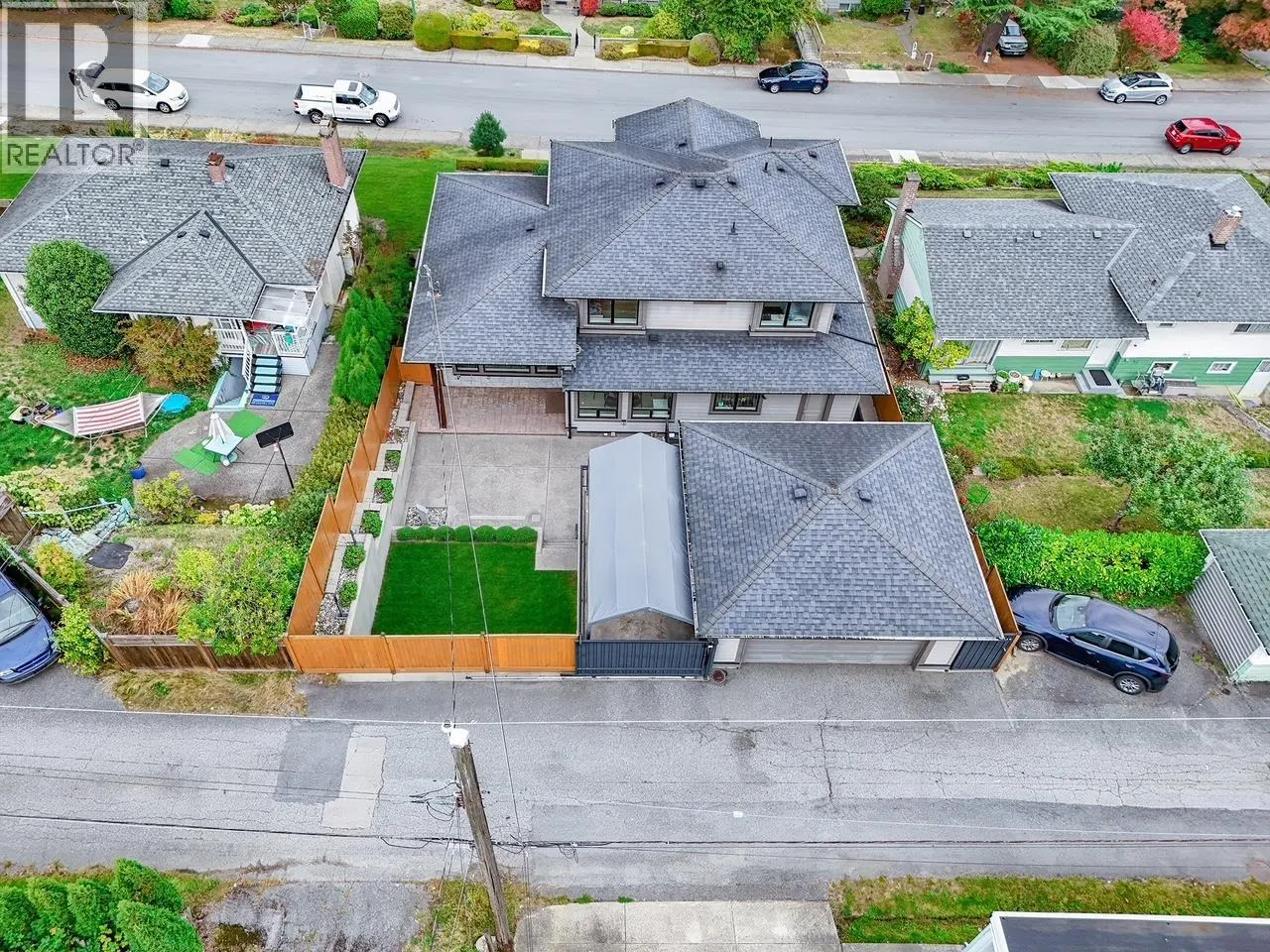 4294 PRICE CRESCENT