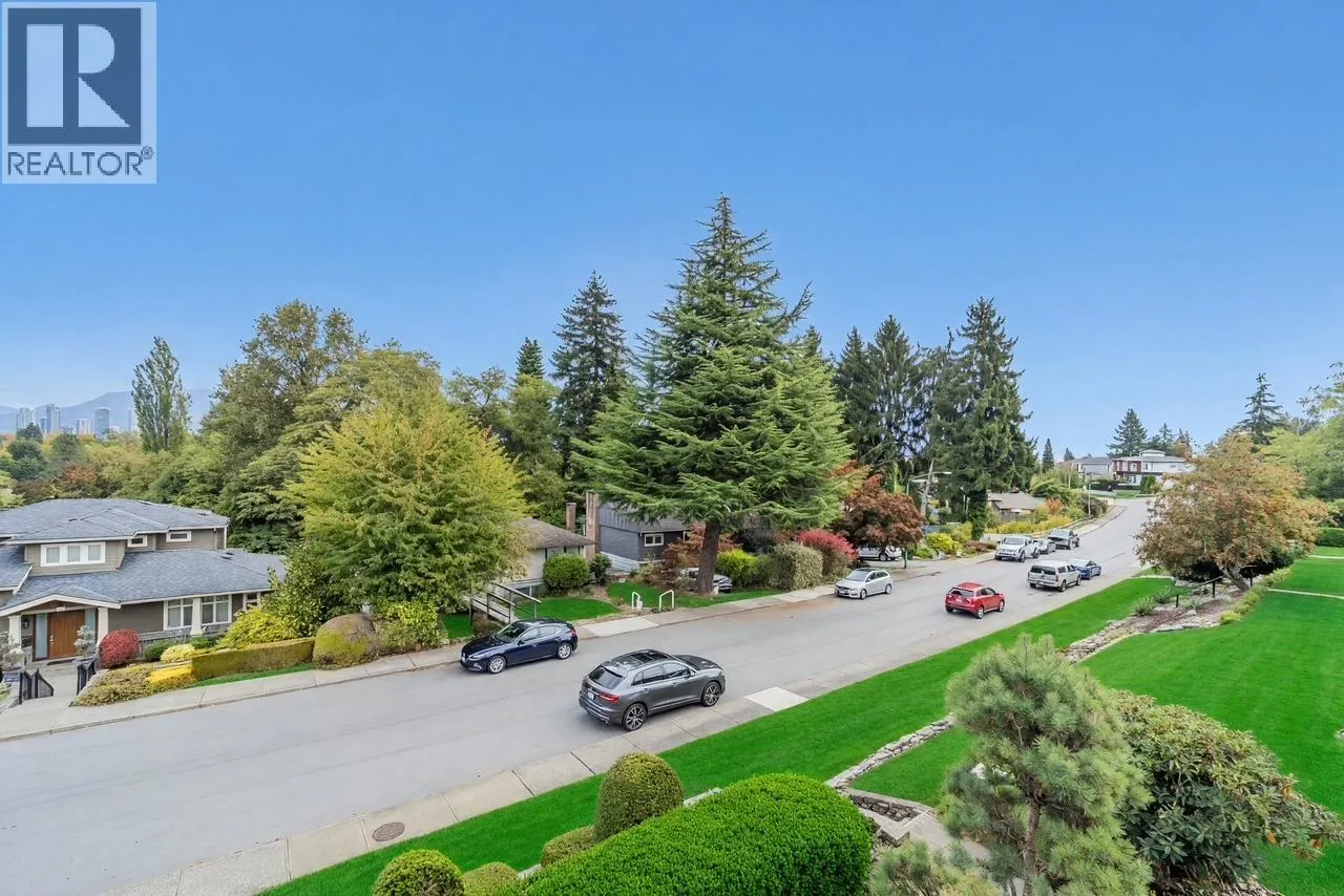 4294 PRICE CRESCENT