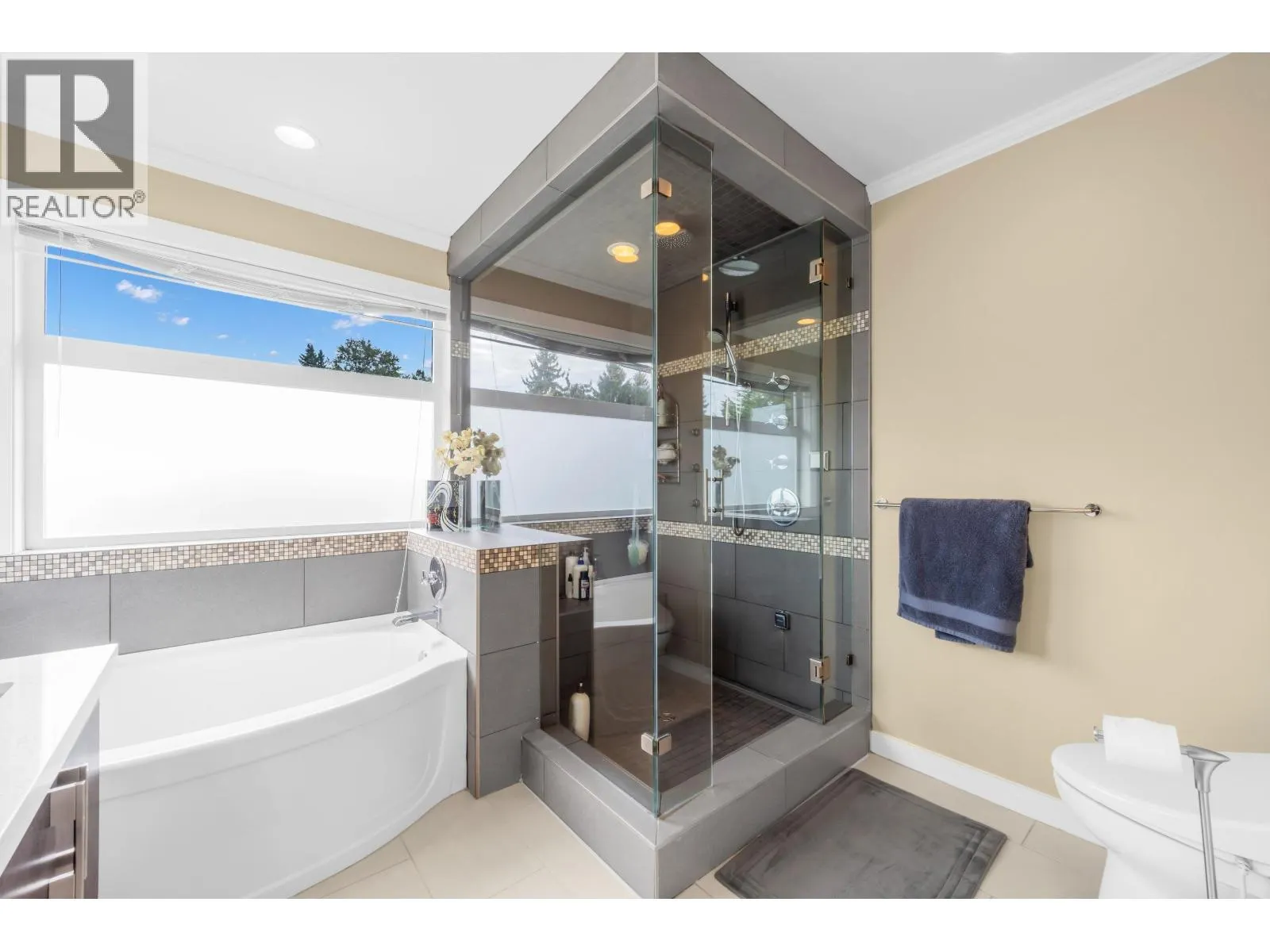 4294 PRICE CRESCENT