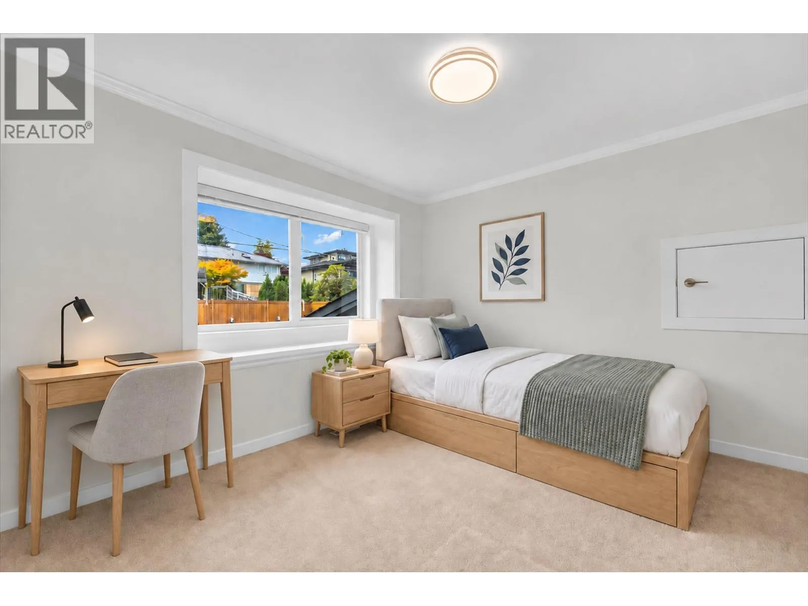4294 PRICE CRESCENT