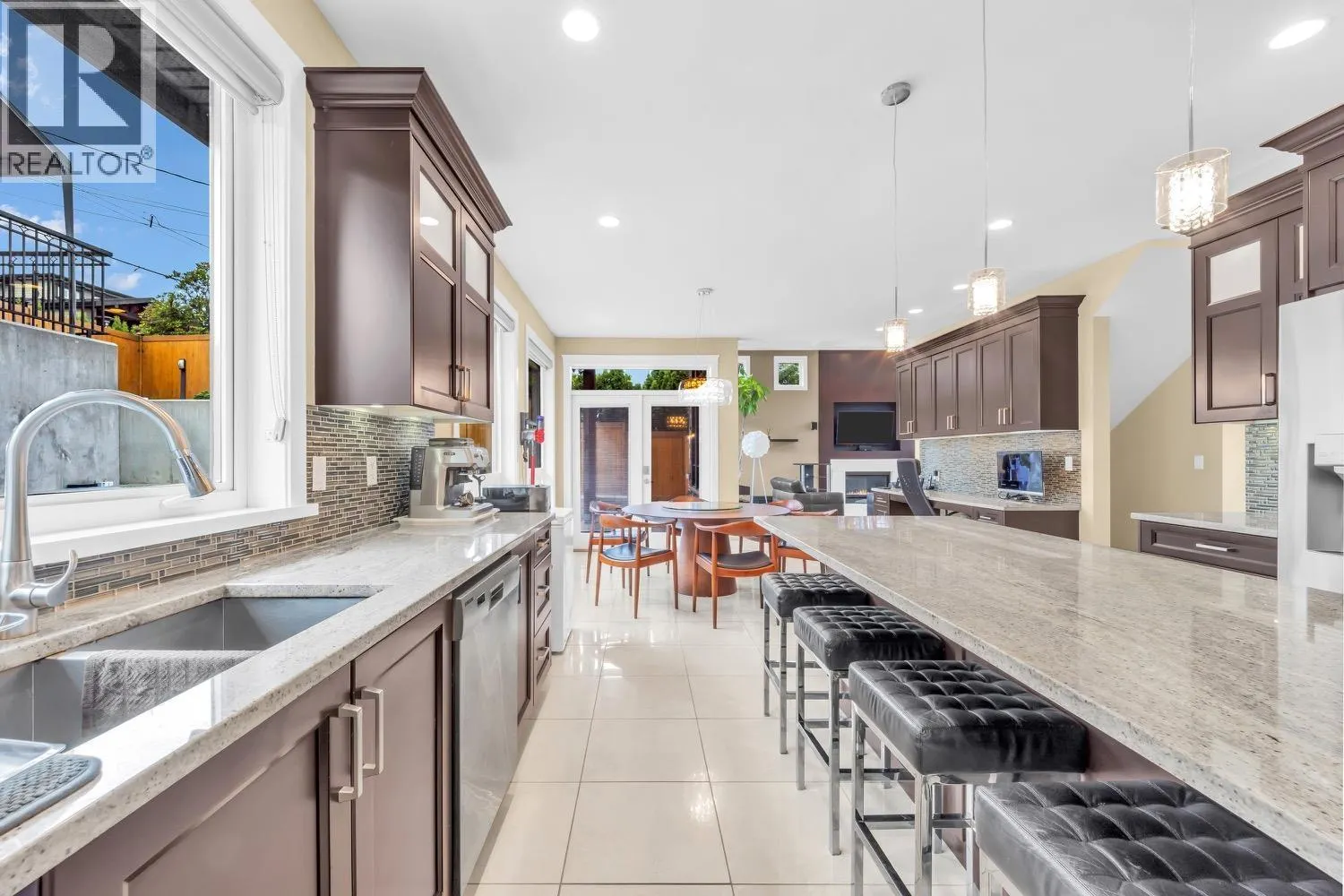4294 PRICE CRESCENT