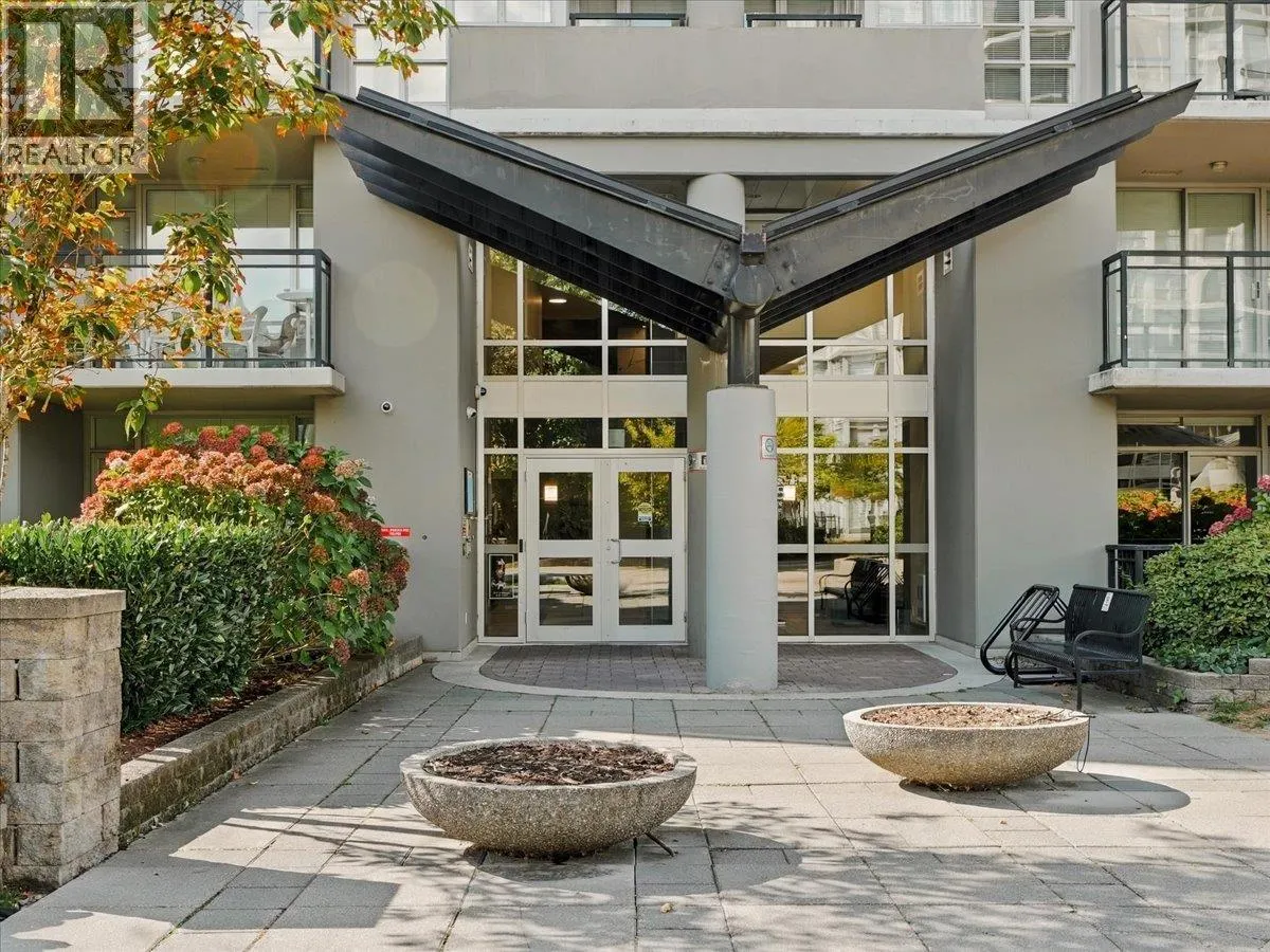 1608 555 DELESTRE AVENUE