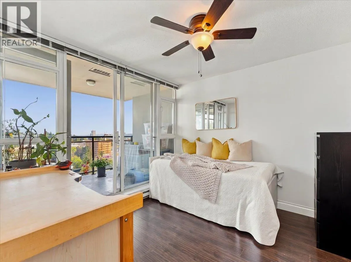 1608 555 DELESTRE AVENUE