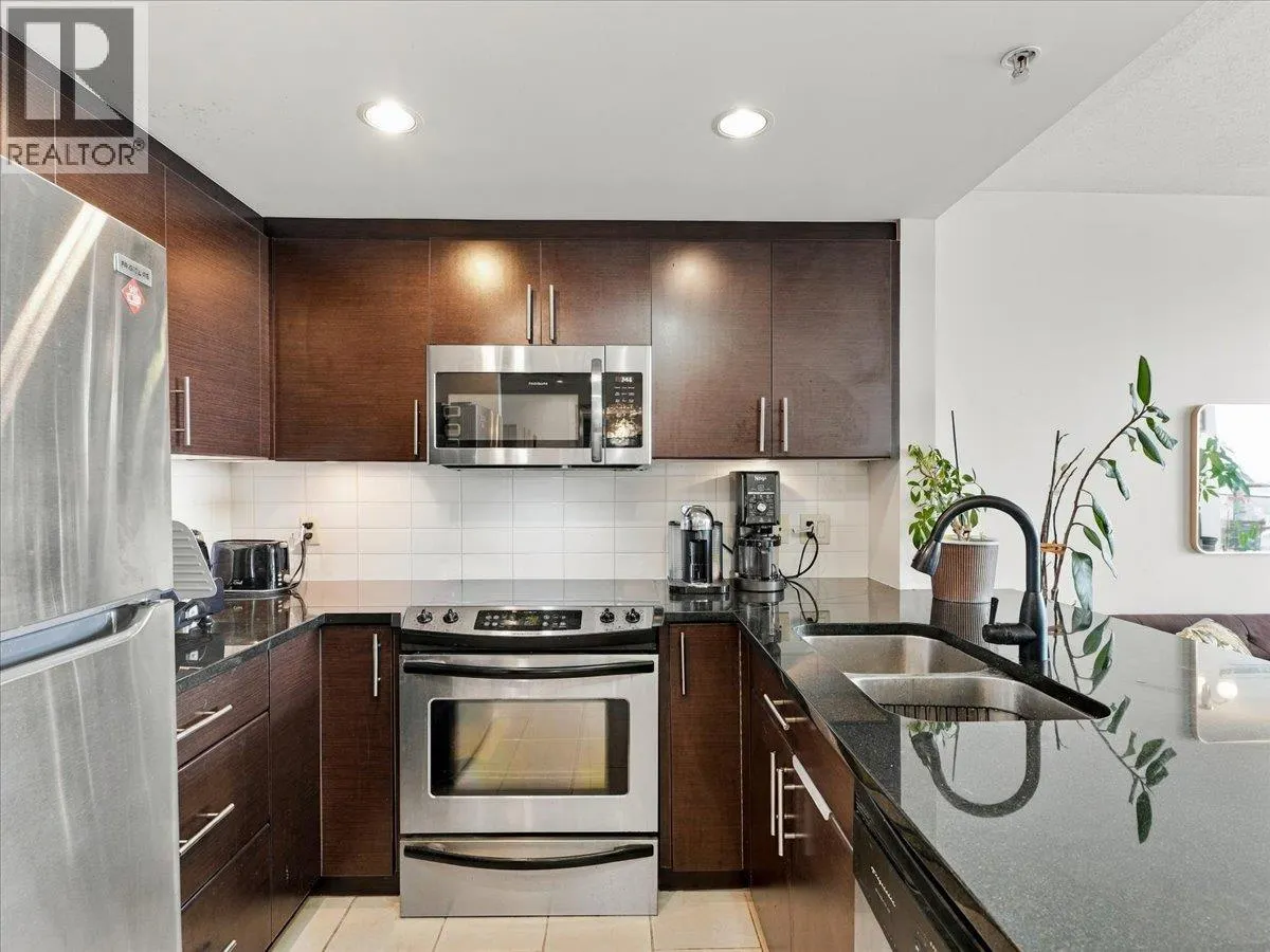 1608 555 DELESTRE AVENUE
